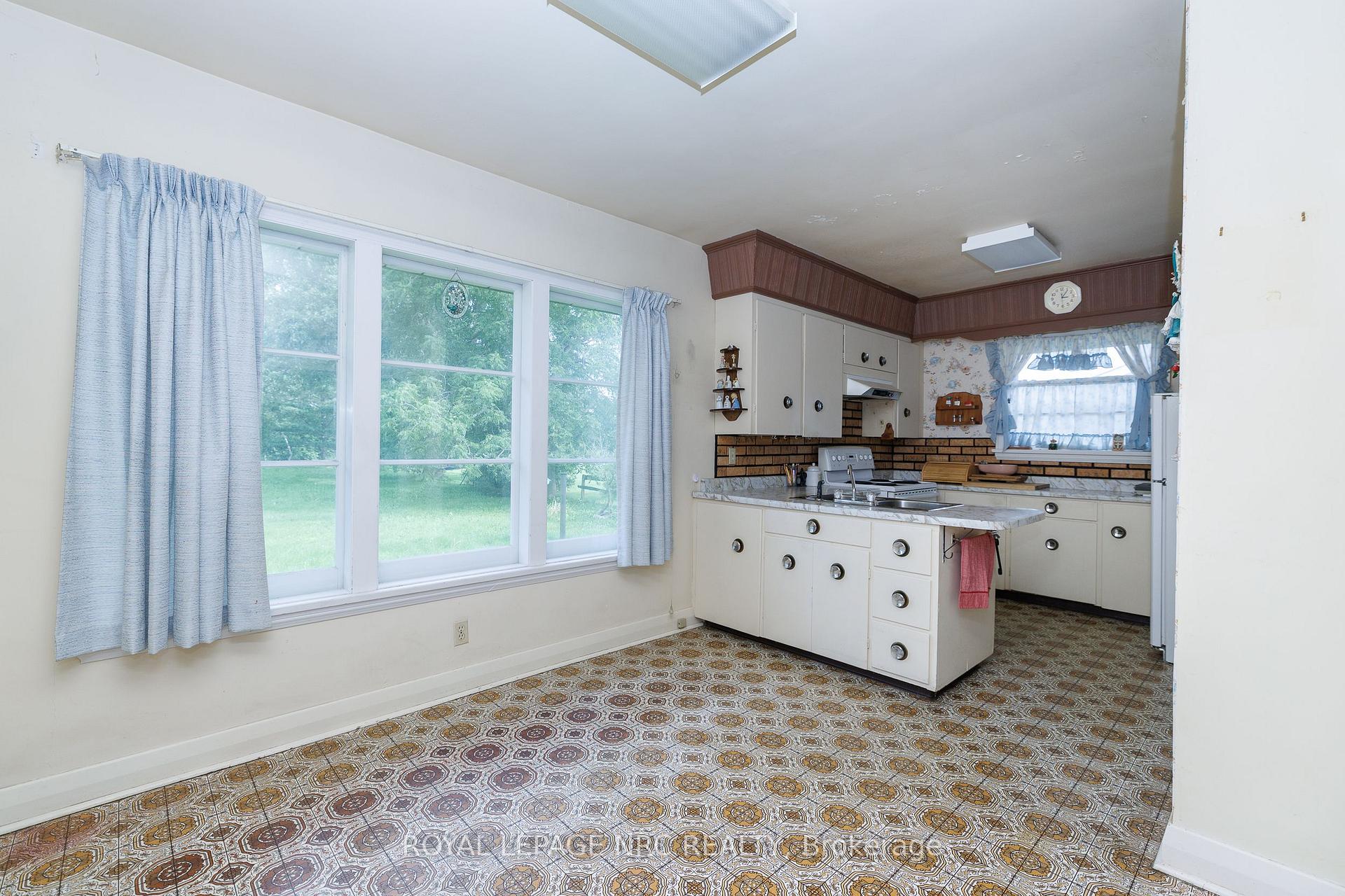 Photo 16 of 280 Kingsway Street, Welland, Dain City — HOMEH