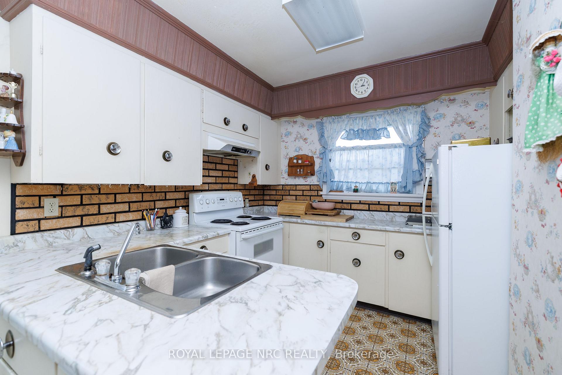 Photo 17 of 280 Kingsway Street, Welland, Dain City — HOMEH