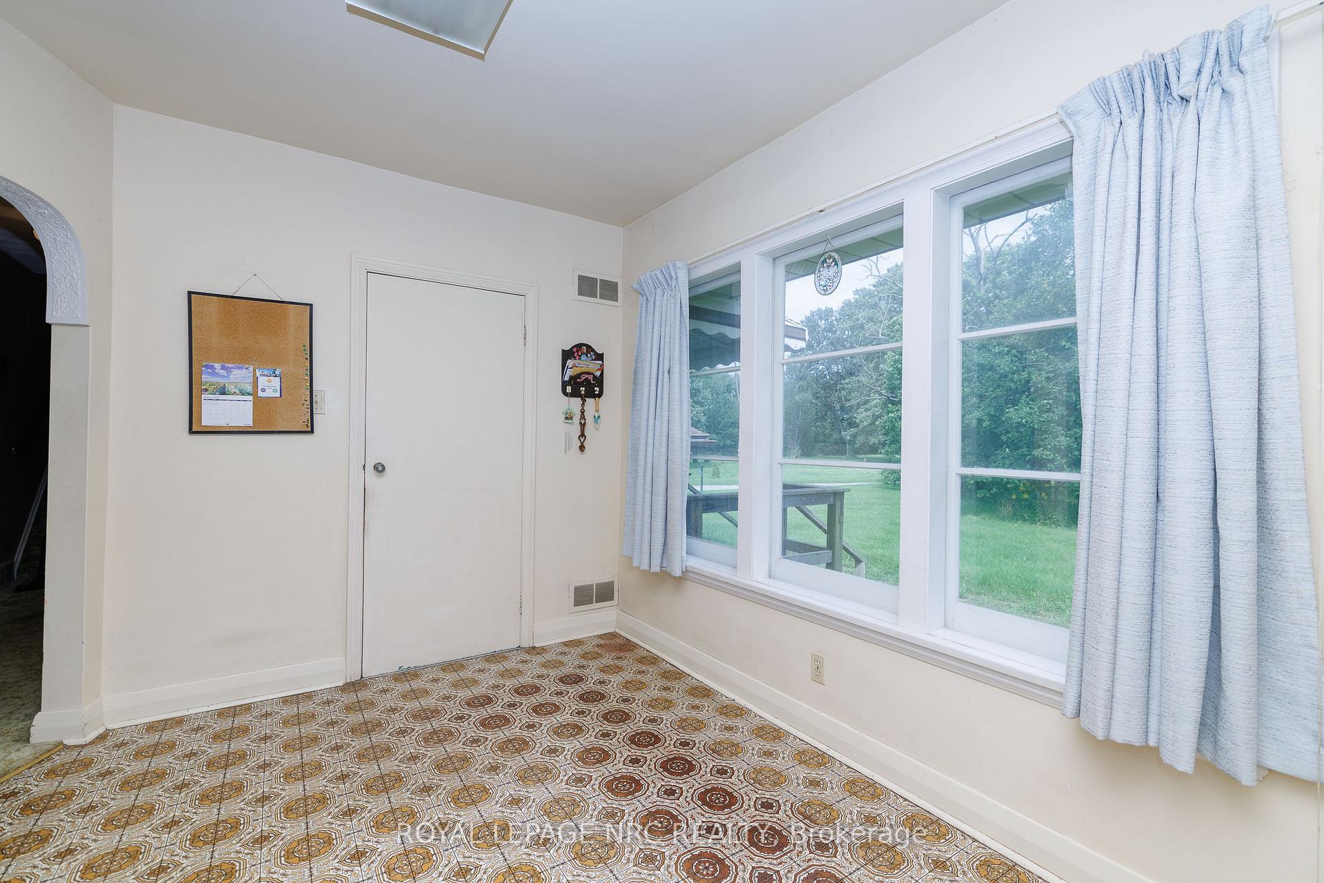 Photo 18 of 280 Kingsway Street, Welland, Dain City — HOMEH