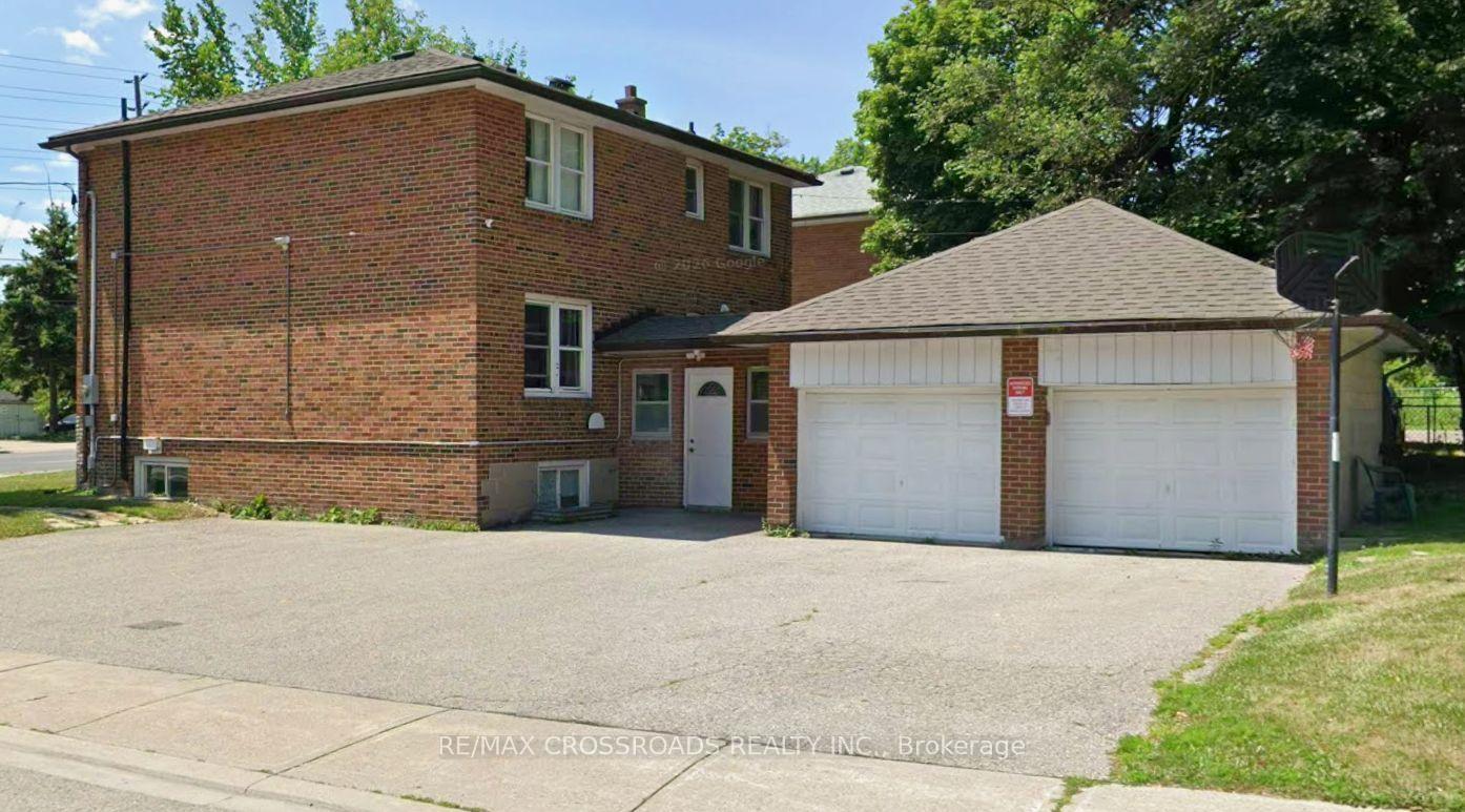 Photo 2 of Unit 3, 128 Major Mackenzie Drive E, Richmond Hill, Crosby — HOMEH
