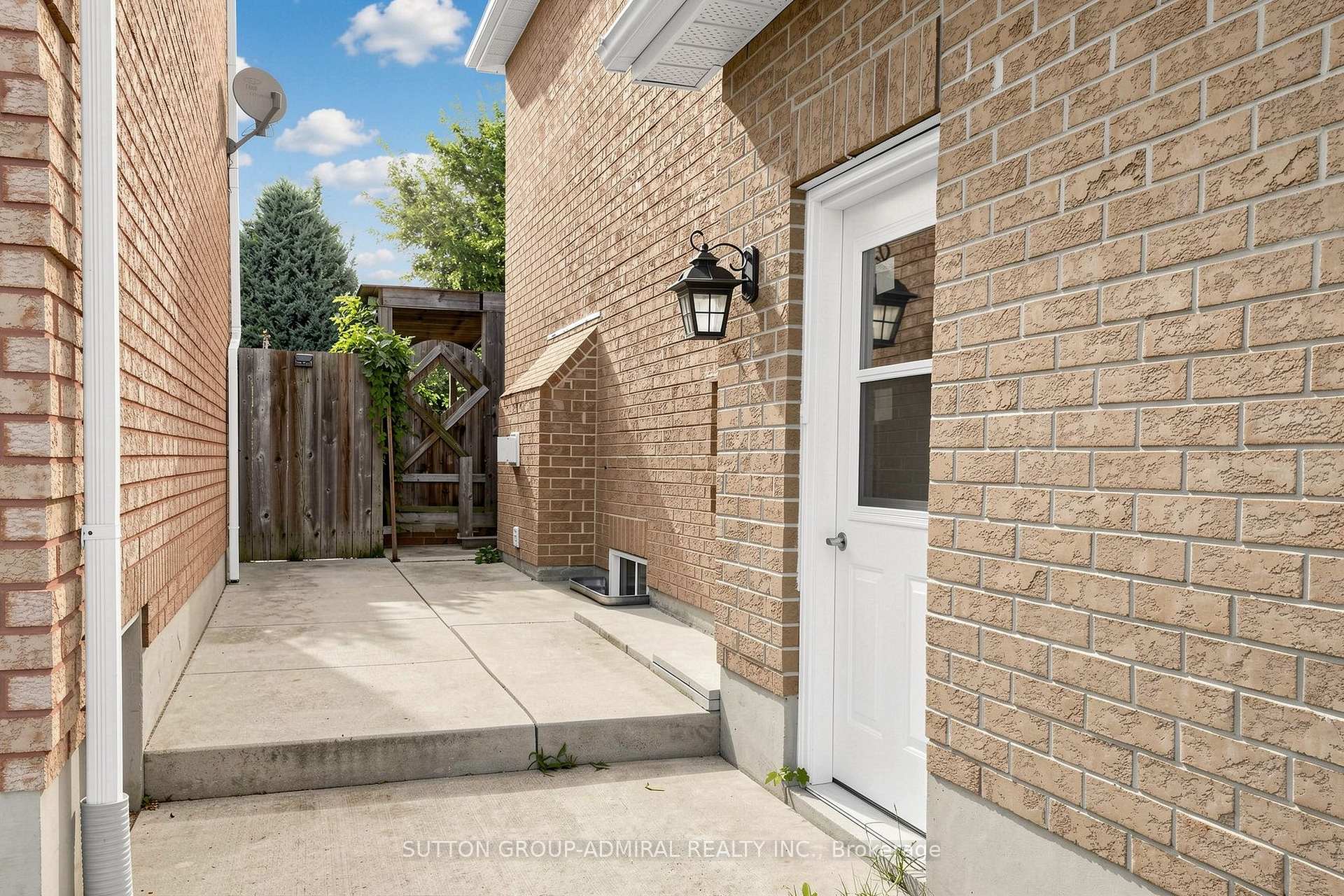 Photo 59 of 38 Felt Crescent, Barrie, Bayshore — HOMEH