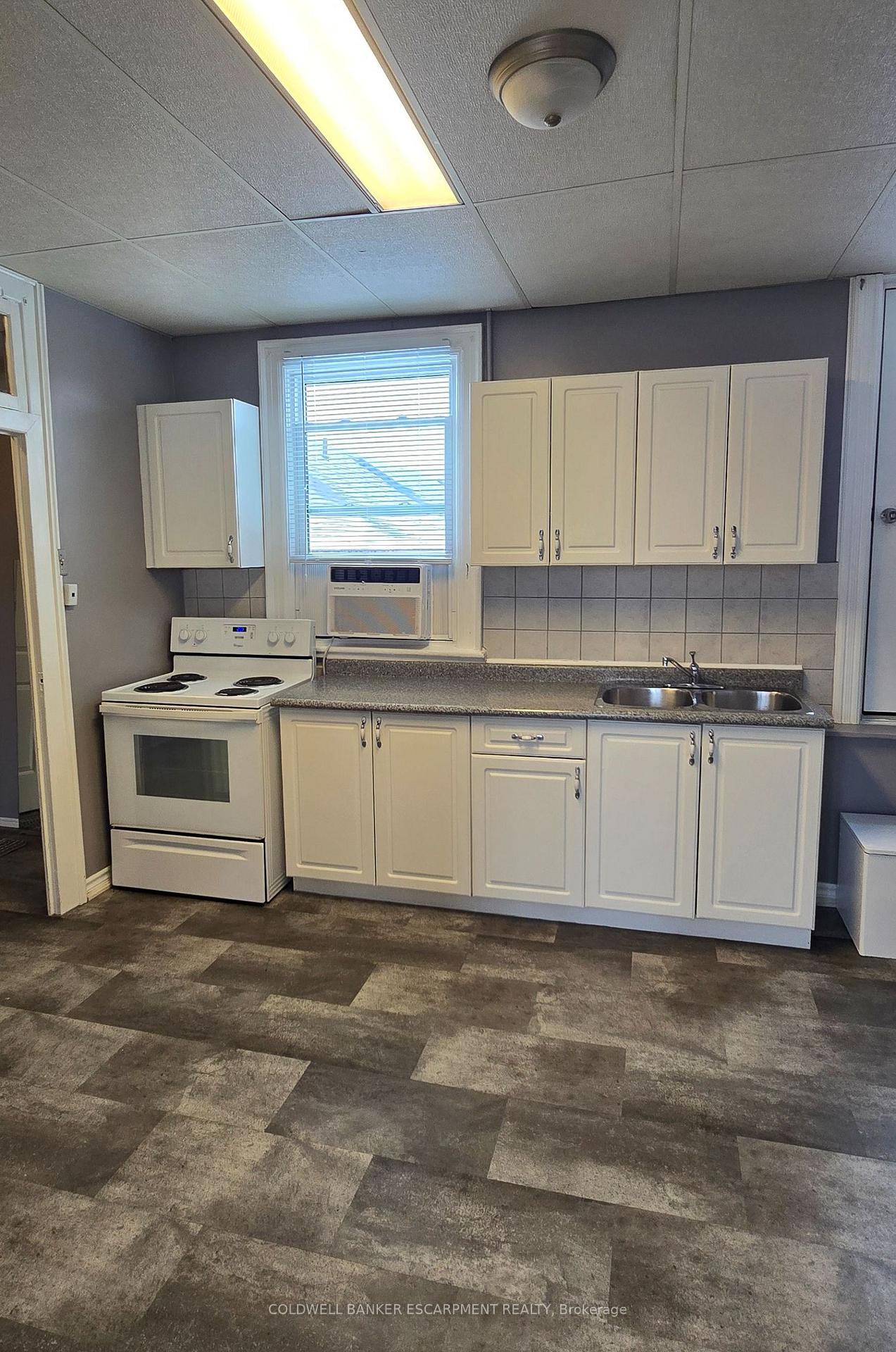 Photo 10 of Unit B, 154 Main Street, Milton, Old Milton — HOMEH