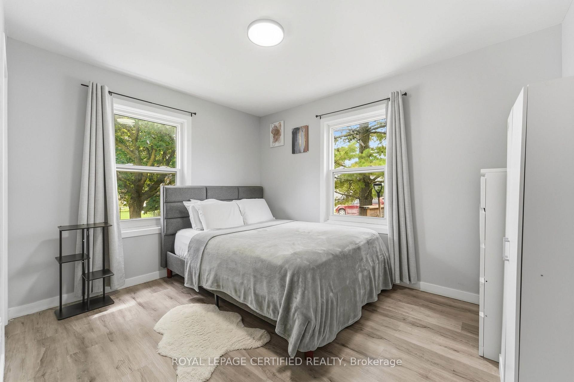 Photo 7 of 18 Coventry Street, St. Catharines, E. Chester — HOMEH