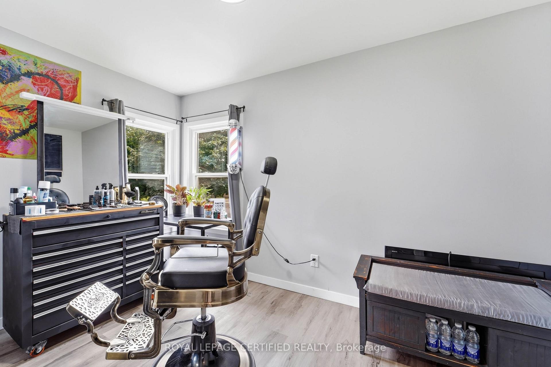 Photo 9 of 18 Coventry Street, St. Catharines, E. Chester — HOMEH