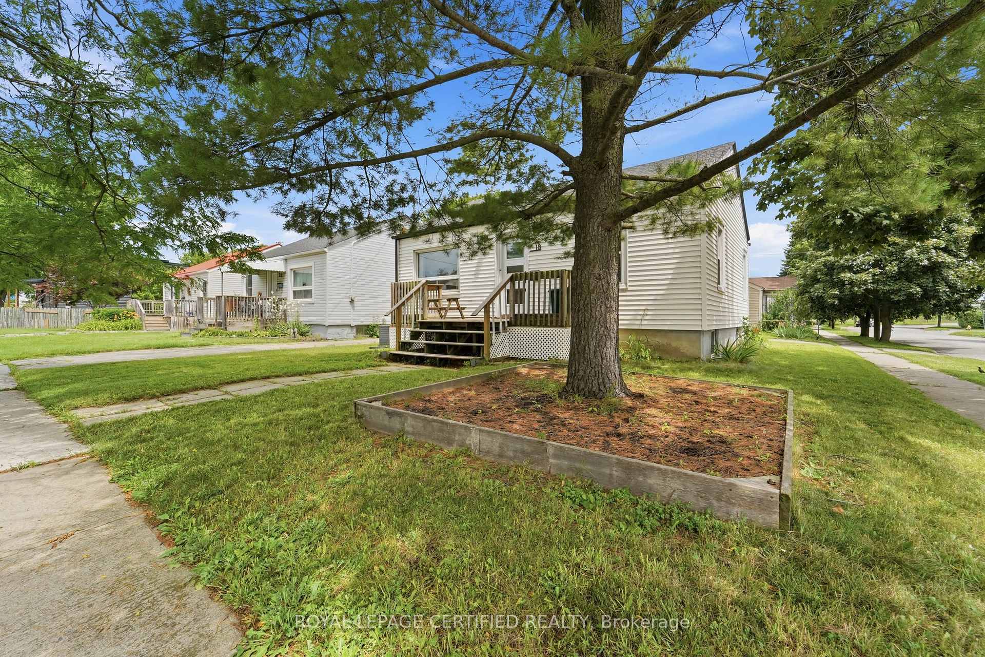 Photo 20 of 18 Coventry Street, St. Catharines, E. Chester — HOMEH