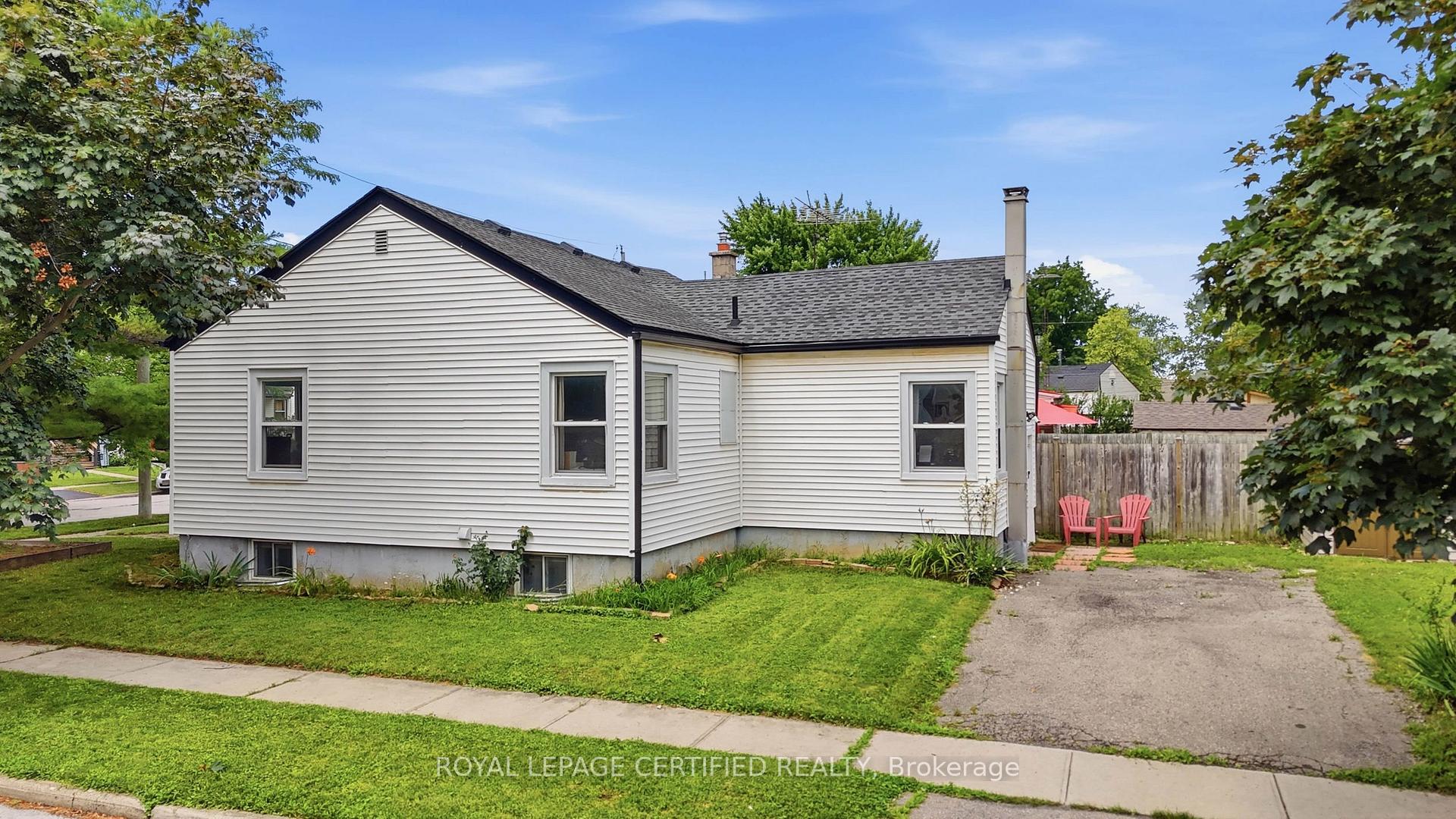Photo 22 of 18 Coventry Street, St. Catharines, E. Chester — HOMEH