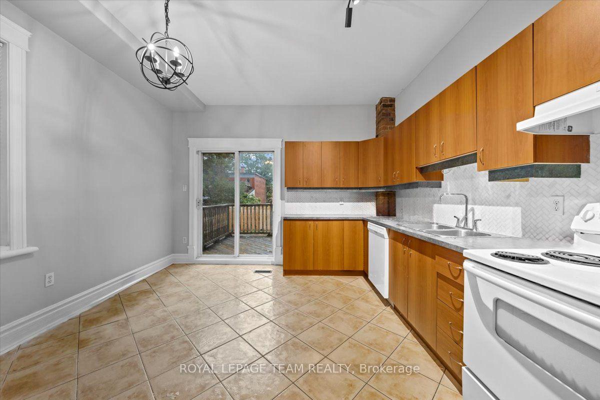 Photo 25 of 136 Elm Street, Ottawa, West Centre Town — HOMEH