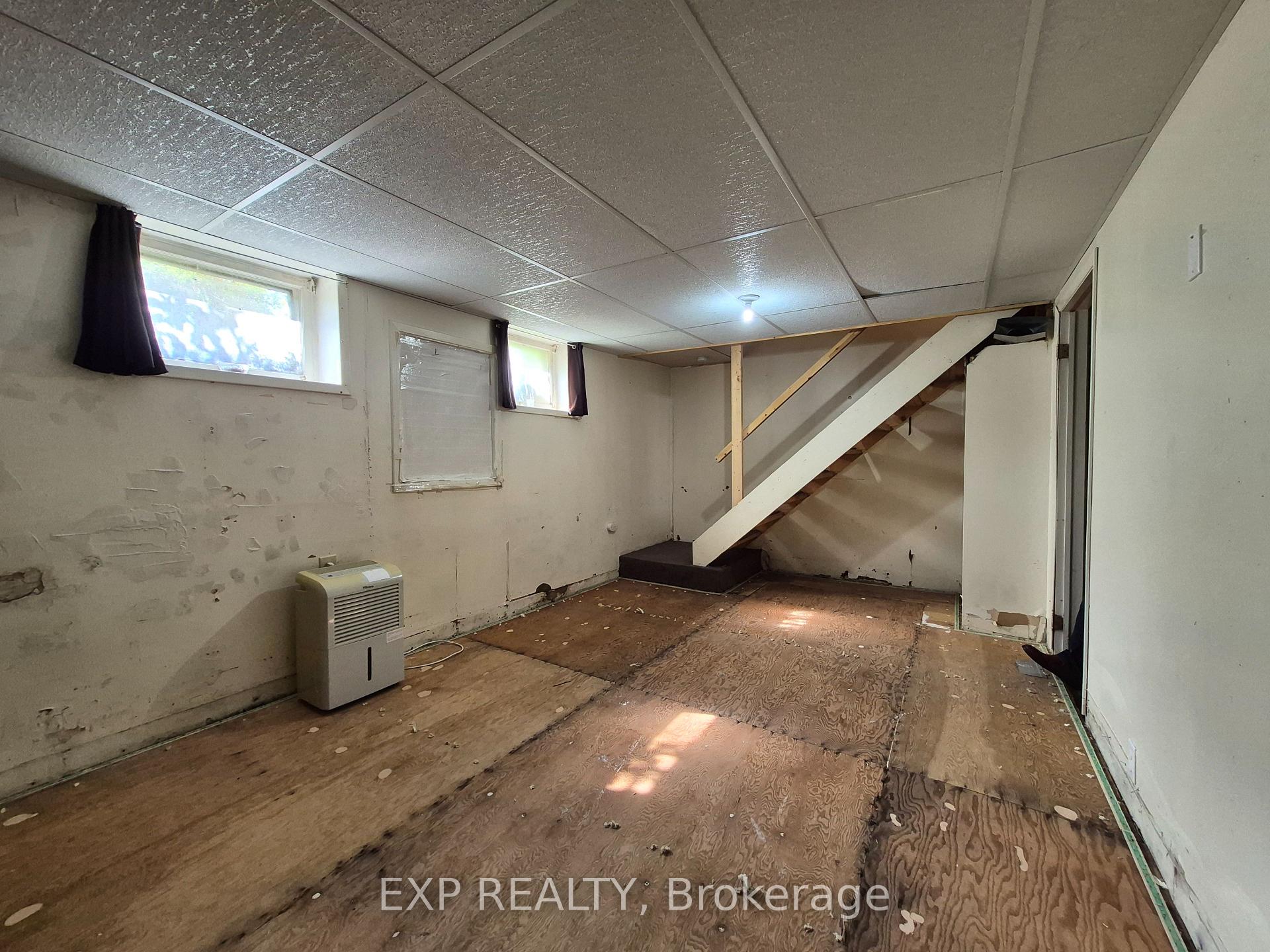 Photo 19 of 170 June Street, Renfrew, Renfrew — HOMEH