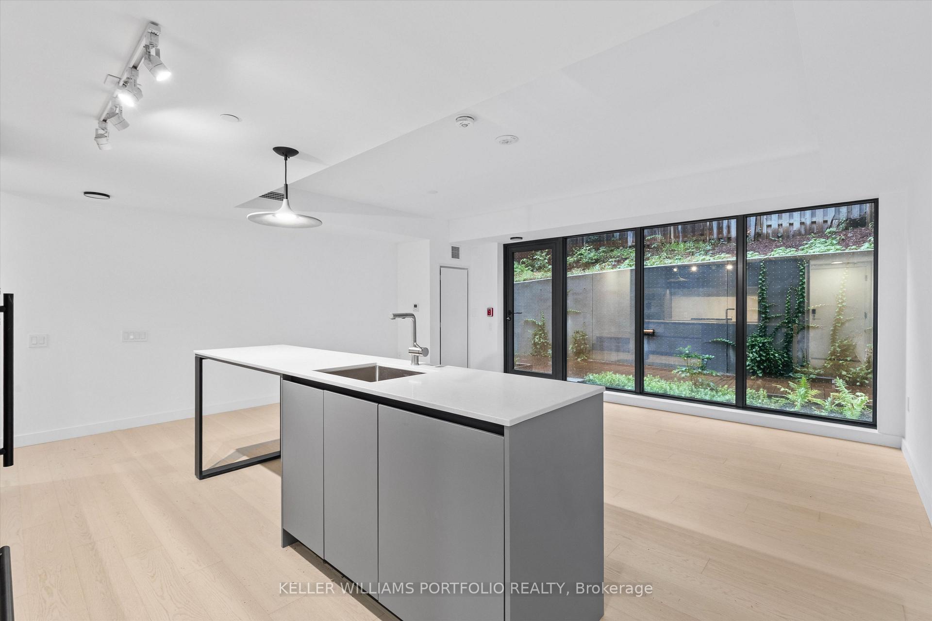 Photo 2 of Unit TH09, 1720 Bayview Avenue, Toronto, Mount Pleasant East — HOMEH