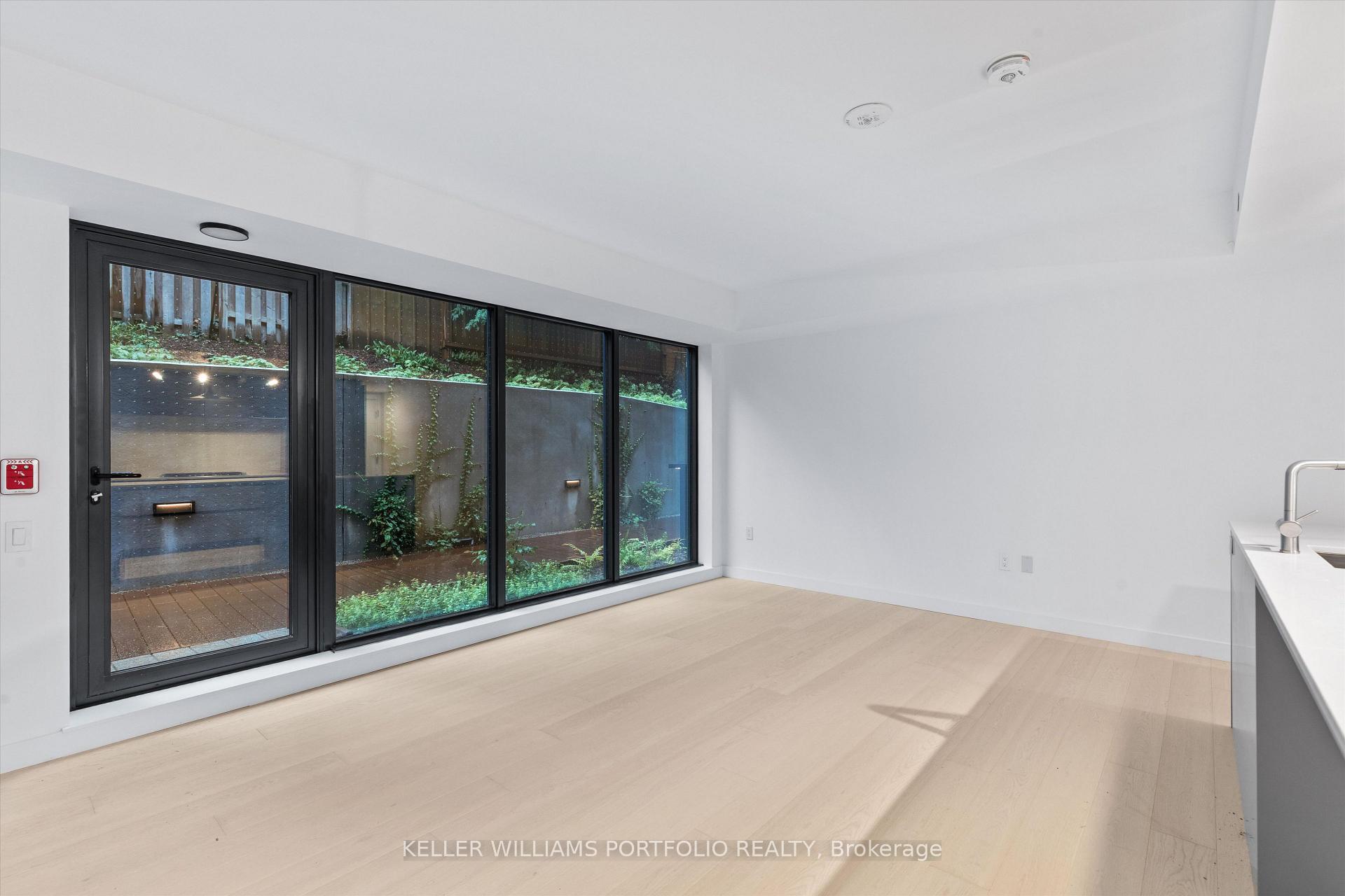 Photo 4 of Unit TH09, 1720 Bayview Avenue, Toronto, Mount Pleasant East — HOMEH