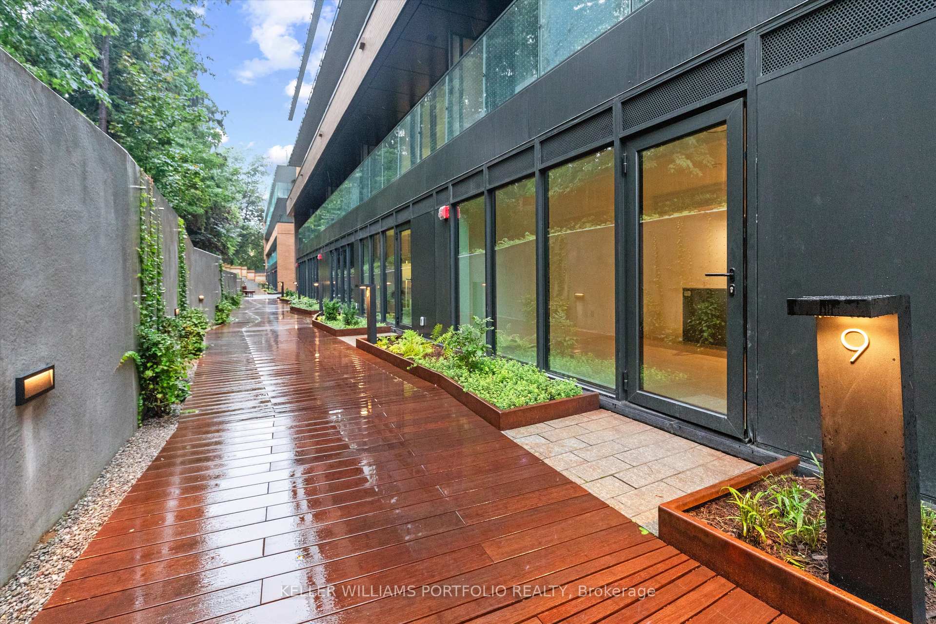 Photo 6 of Unit TH09, 1720 Bayview Avenue, Toronto, Mount Pleasant East — HOMEH