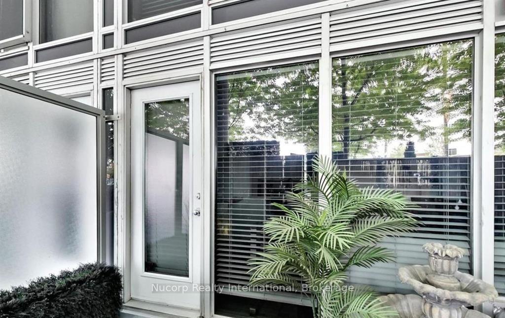 Photo of 1040 the queensway