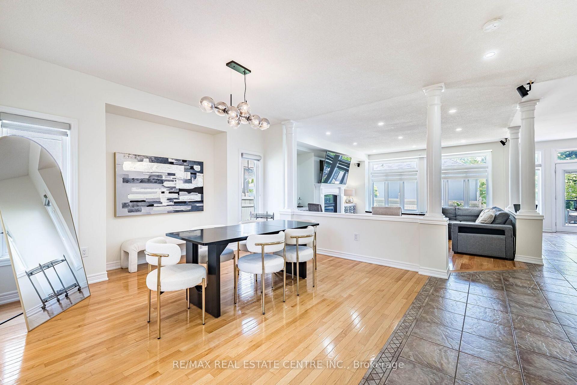Photo 6 of 137 Cloverleaf Drive, Hamilton, Meadowlands — HOMEH