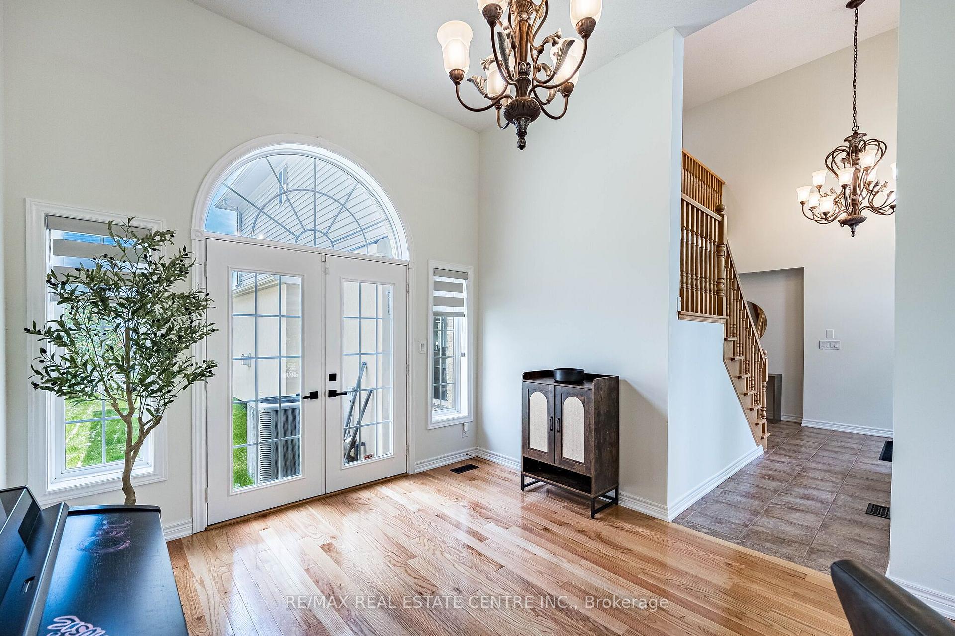 Photo 22 of 137 Cloverleaf Drive, Hamilton, Meadowlands — HOMEH