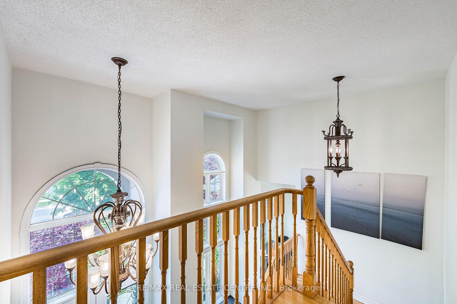 Photo 26 of 137 Cloverleaf Drive, Hamilton, Meadowlands — HOMEH
