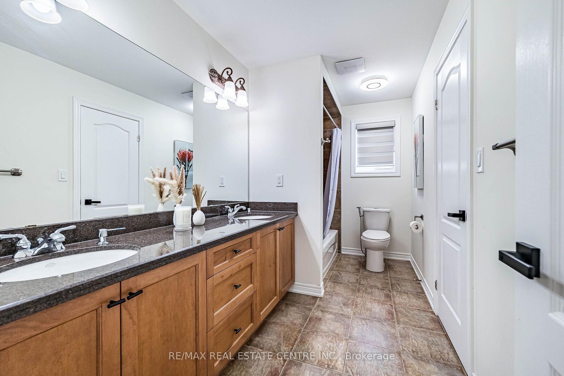 Photo 44 of 137 Cloverleaf Drive, Hamilton, Meadowlands — HOMEH