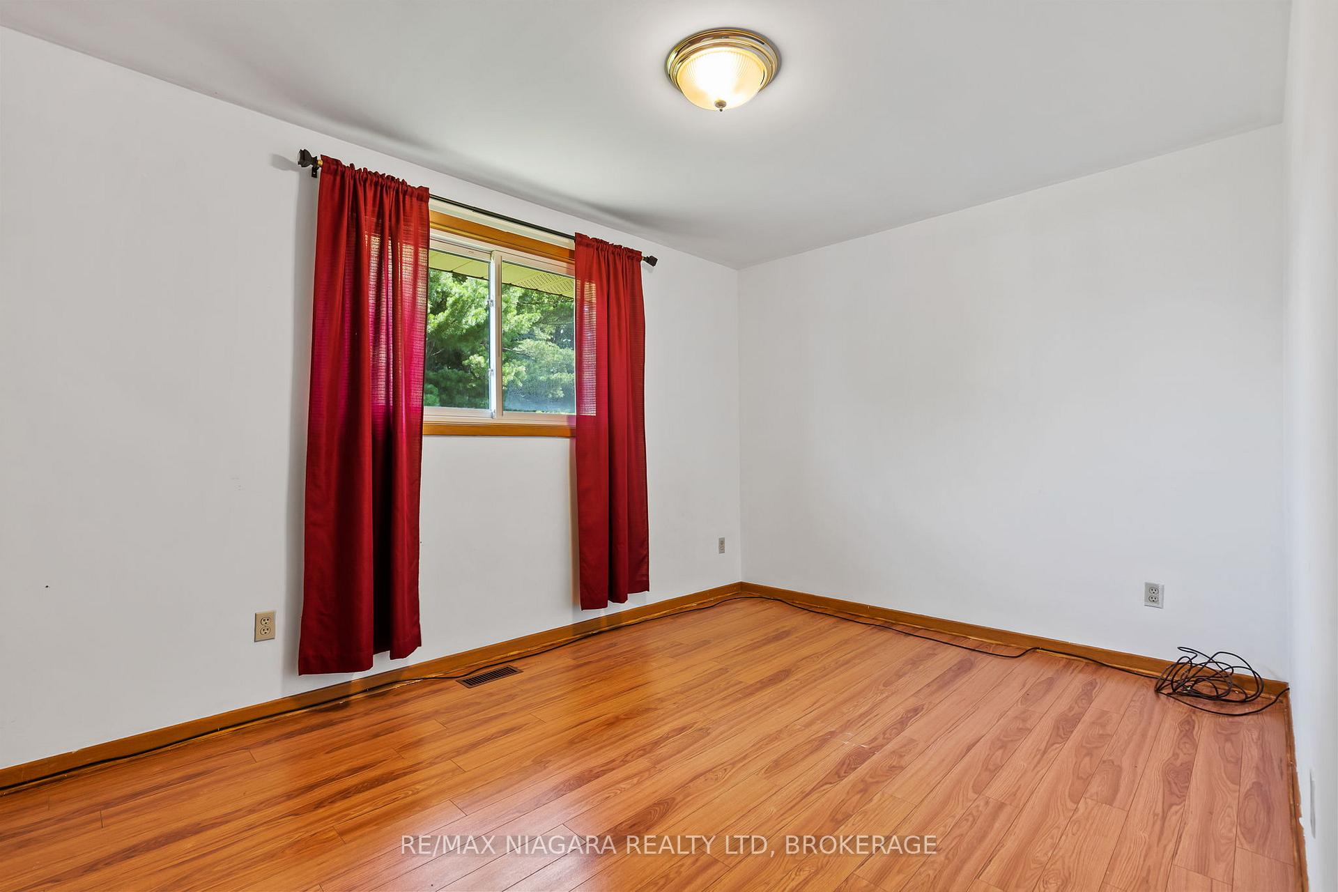 Photo 10 of 26 Forster Avenue, Thorold, Confederation Heights — HOMEH