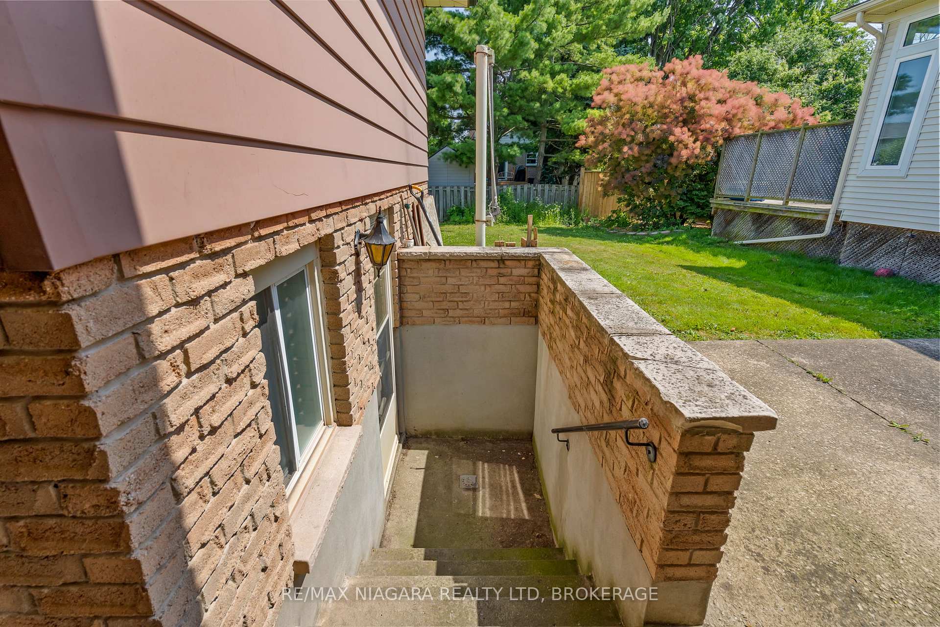 Photo 20 of 26 Forster Avenue, Thorold, Confederation Heights — HOMEH