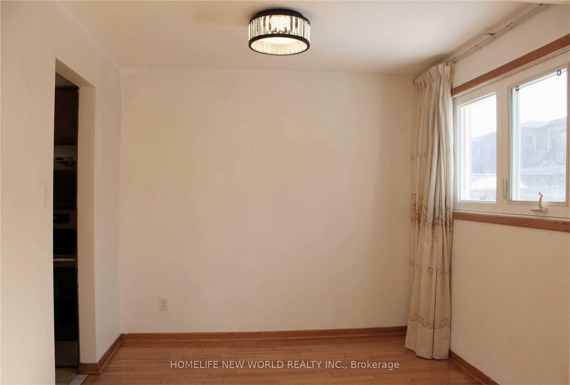 Photo 8 of 31 Rainthorpe Crescent, Scarborough, L'Amoreaux — HOMEH