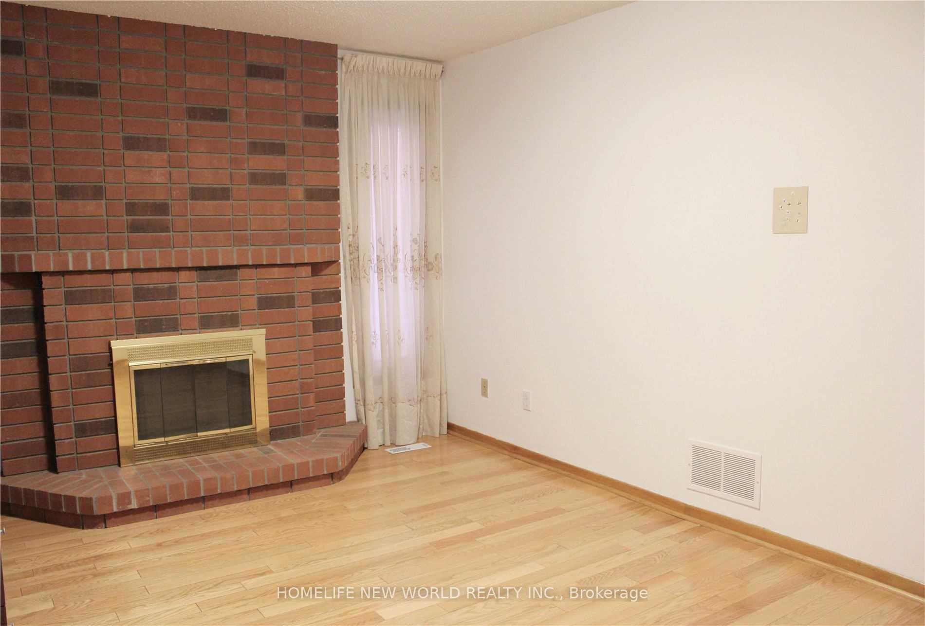 Photo 10 of 31 Rainthorpe Crescent, Scarborough, L'Amoreaux — HOMEH