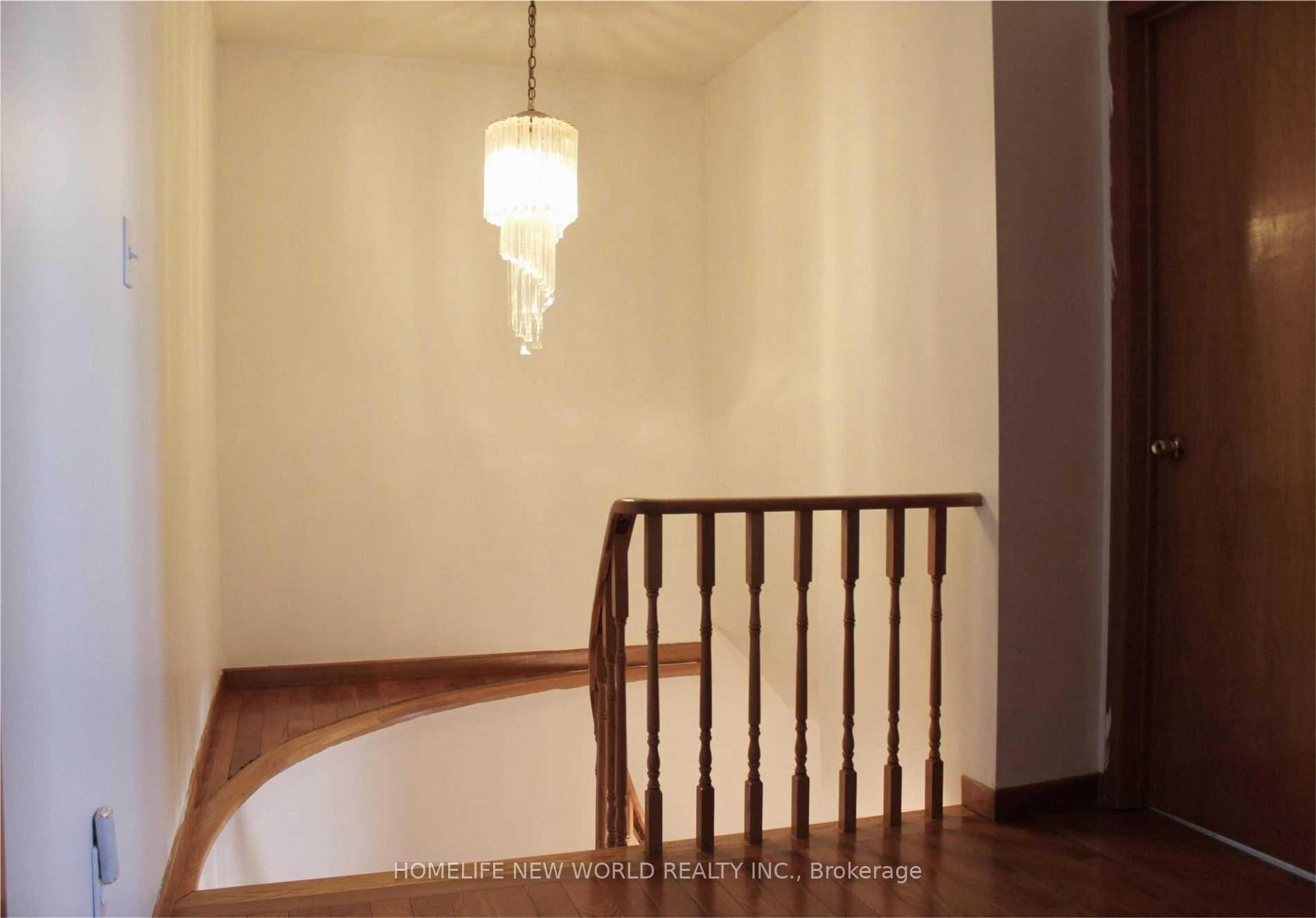 Photo 12 of 31 Rainthorpe Crescent, Scarborough, L'Amoreaux — HOMEH