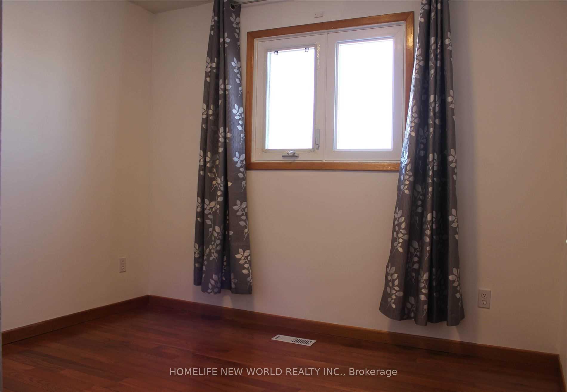 Photo 18 of 31 Rainthorpe Crescent, Scarborough, L'Amoreaux — HOMEH