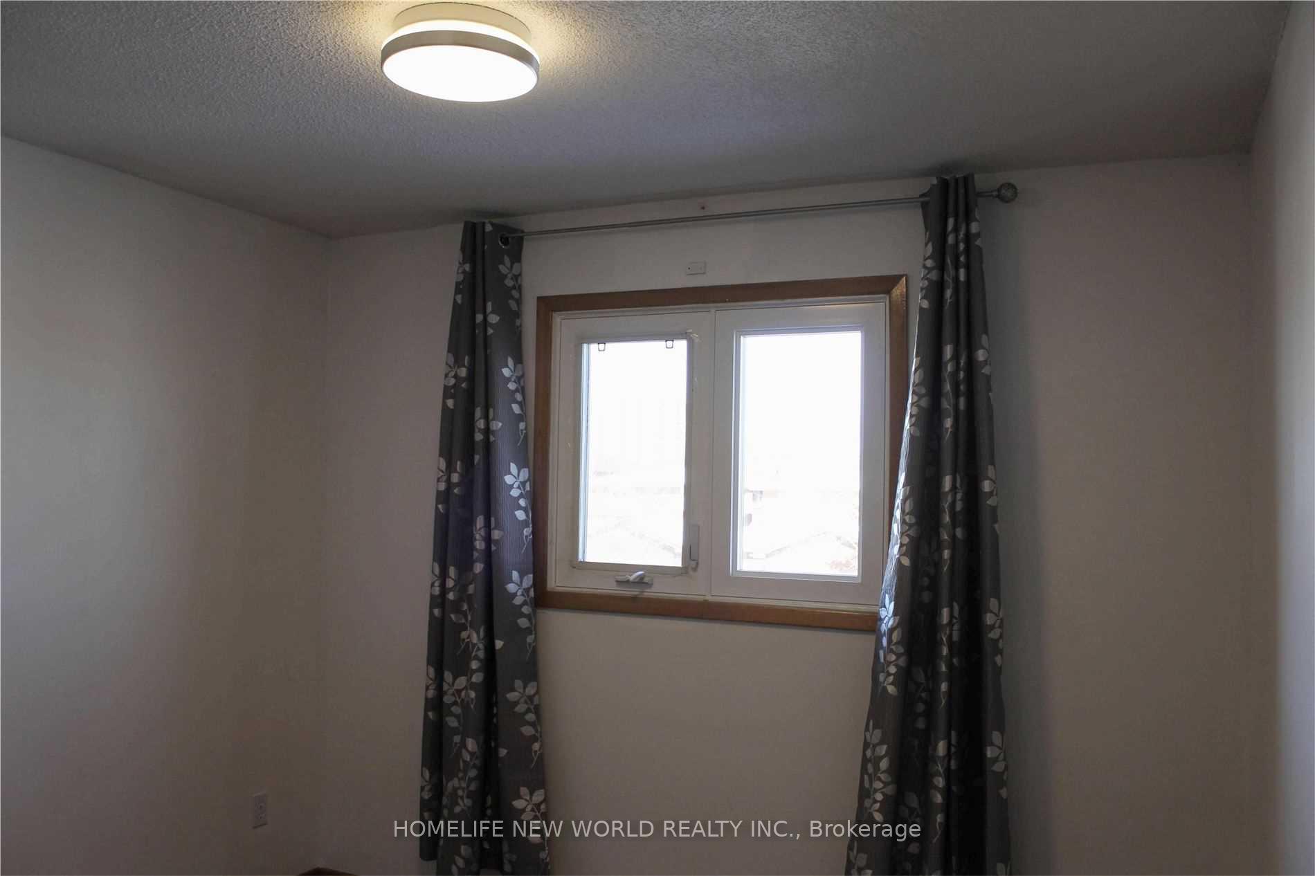 Photo 19 of 31 Rainthorpe Crescent, Scarborough, L'Amoreaux — HOMEH