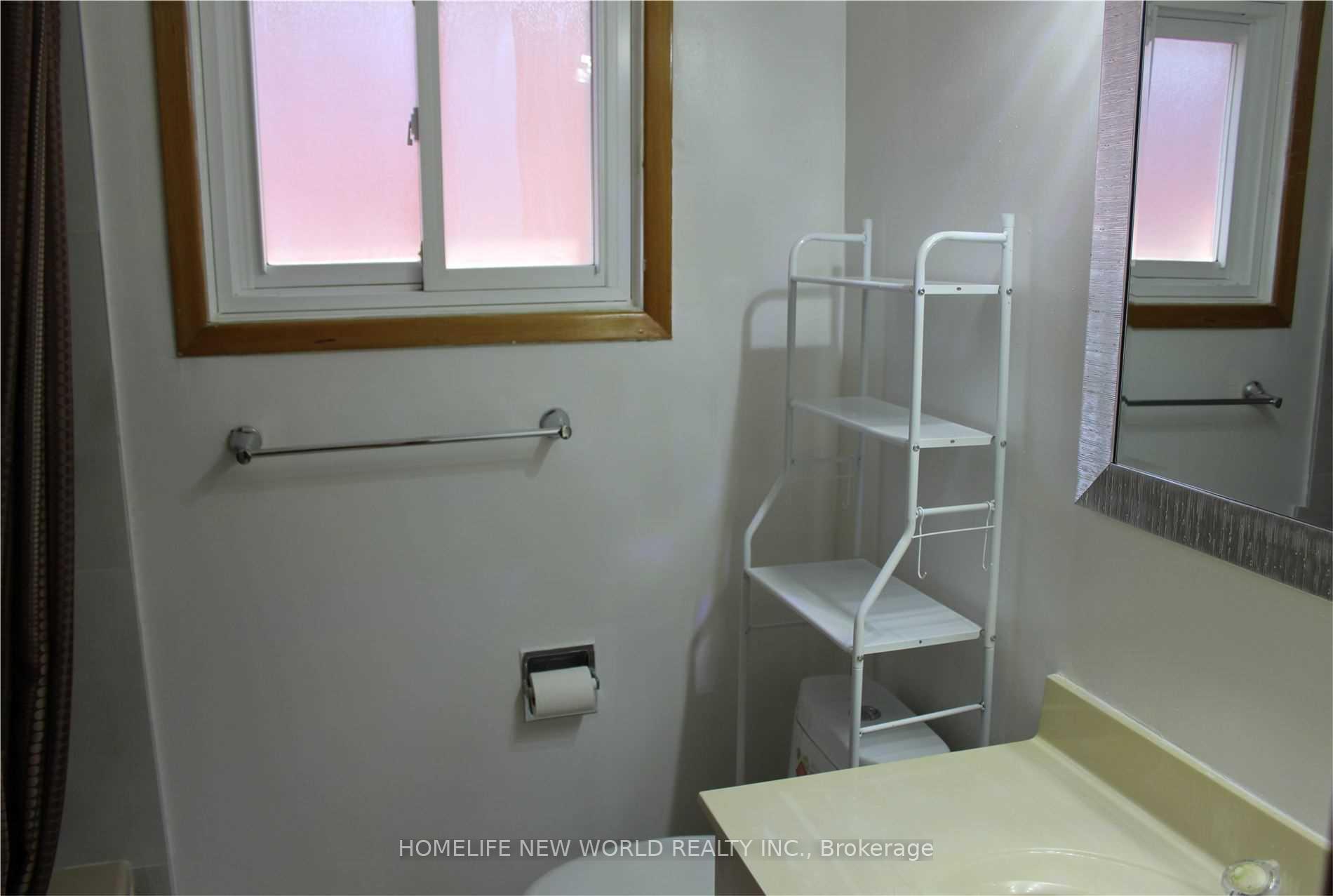 Photo 20 of 31 Rainthorpe Crescent, Scarborough, L'Amoreaux — HOMEH