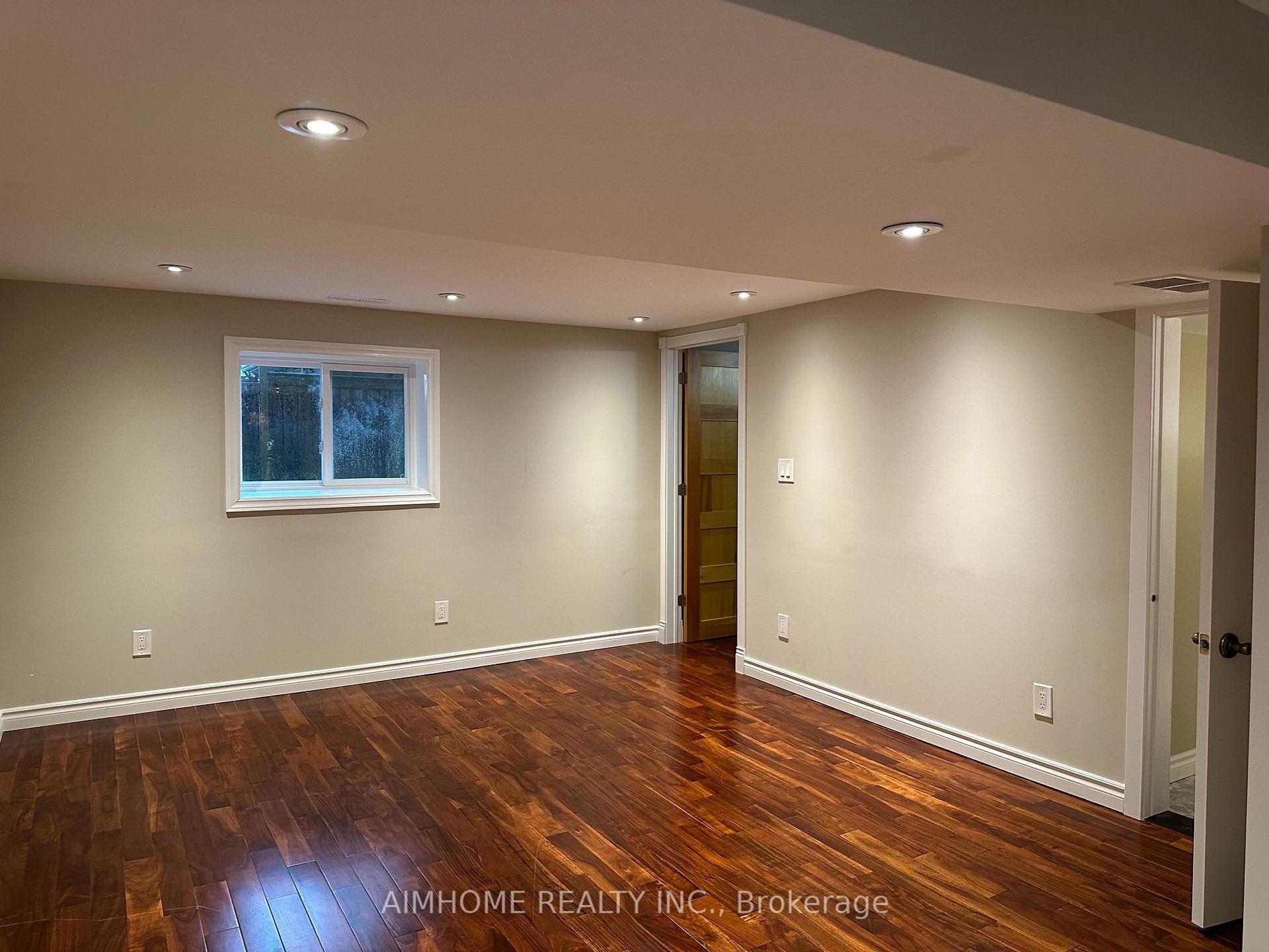 Photo 2 of Unit Apartment, 35 Royal Orchard BSMT Unit Boulevard, Markham, Thornhill — HOMEH