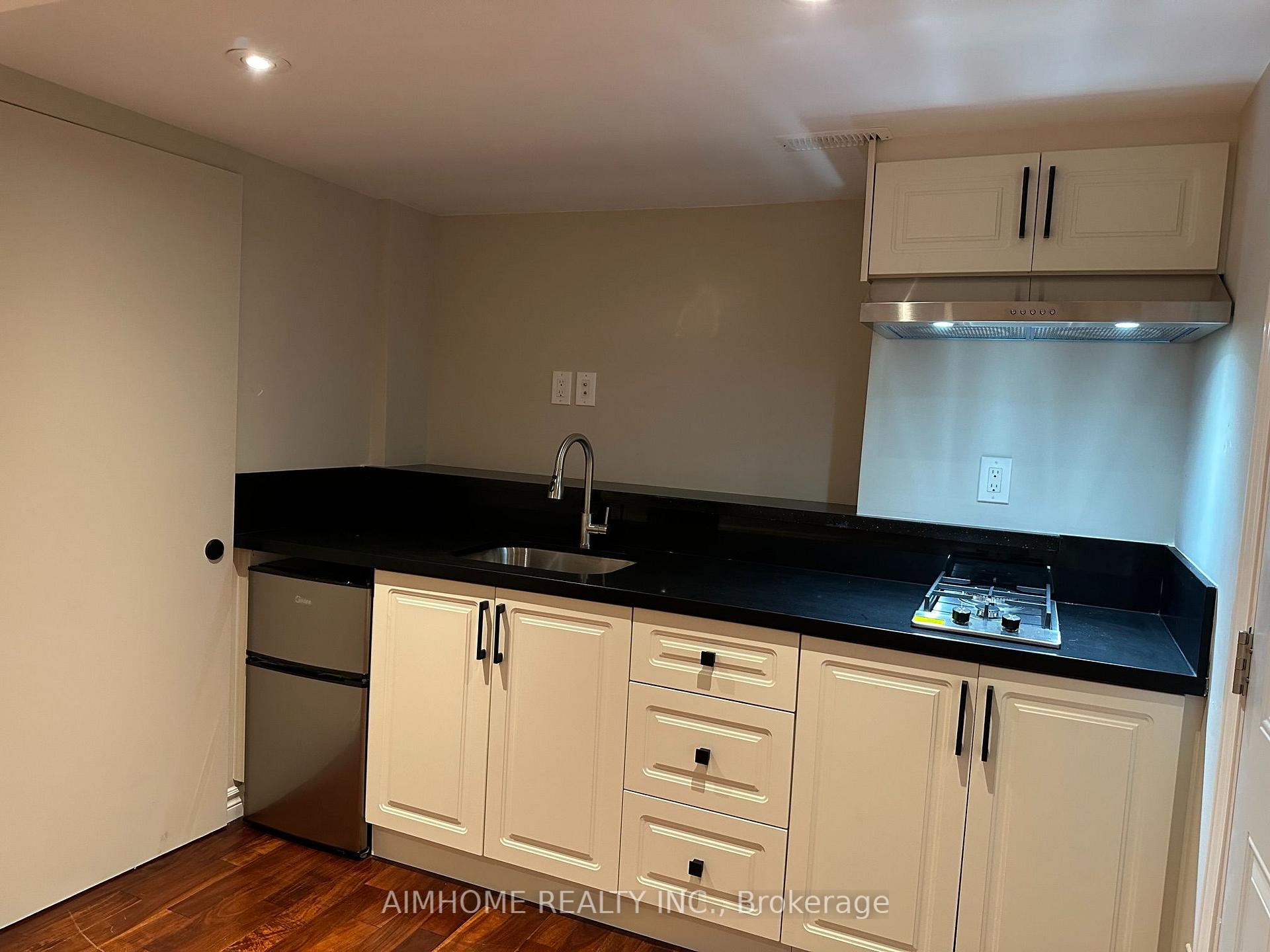 Photo 3 of Unit Apartment, 35 Royal Orchard BSMT Unit Boulevard, Markham, Thornhill — HOMEH