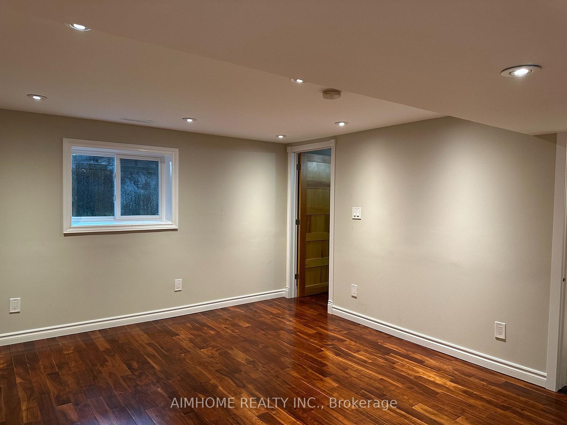 Photo 4 of Unit Apartment, 35 Royal Orchard BSMT Unit Boulevard, Markham, Thornhill — HOMEH