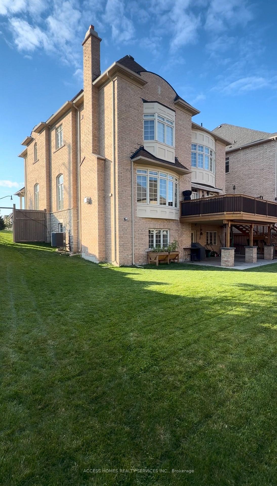 Photo 2 of 20 Annual Circle, Brampton, Credit Valley — HOMEH