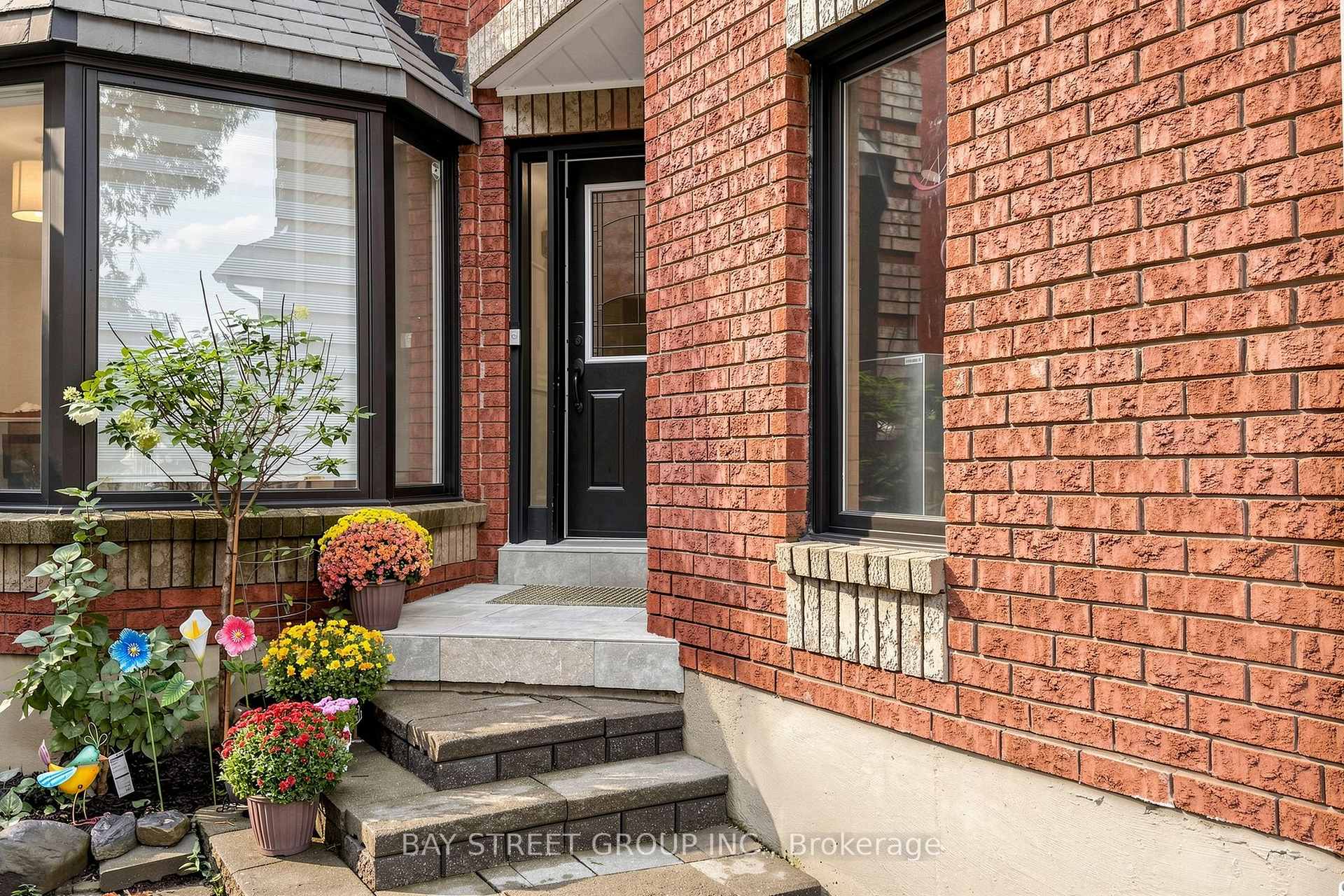 Photo 3 of 2334 Wildwood Crescent, Pickering, Brock Ridge — HOMEH