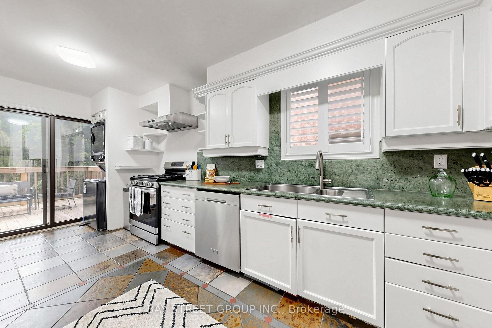 Photo 12 of 2334 Wildwood Crescent, Pickering, Brock Ridge — HOMEH