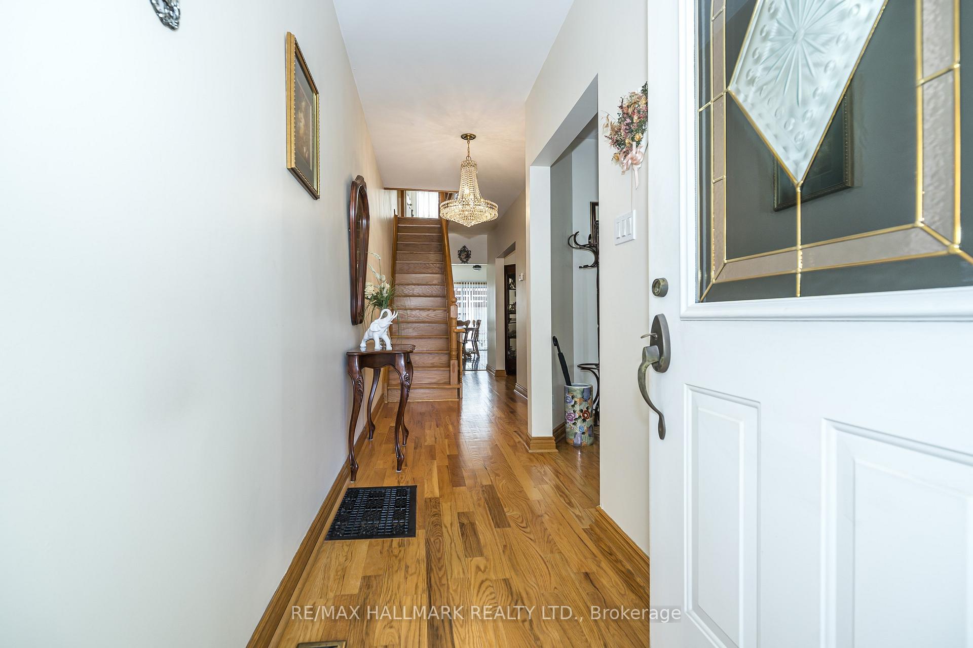Photo 3 of 47 Montrose Avenue, Toronto, Trinity-Bellwoods — HOMEH