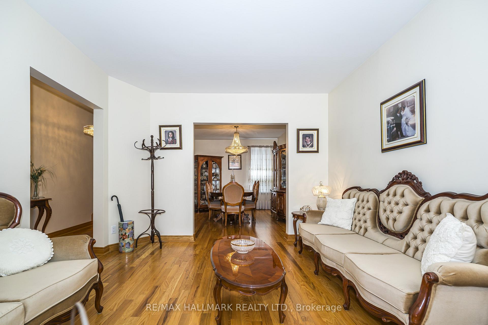 Photo 6 of 47 Montrose Avenue, Toronto, Trinity-Bellwoods — HOMEH