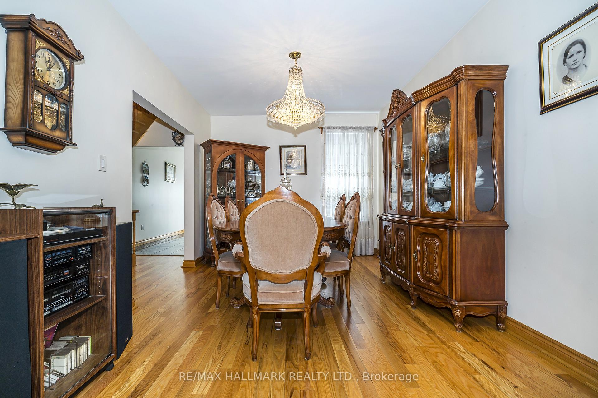 Photo 7 of 47 Montrose Avenue, Toronto, Trinity-Bellwoods — HOMEH