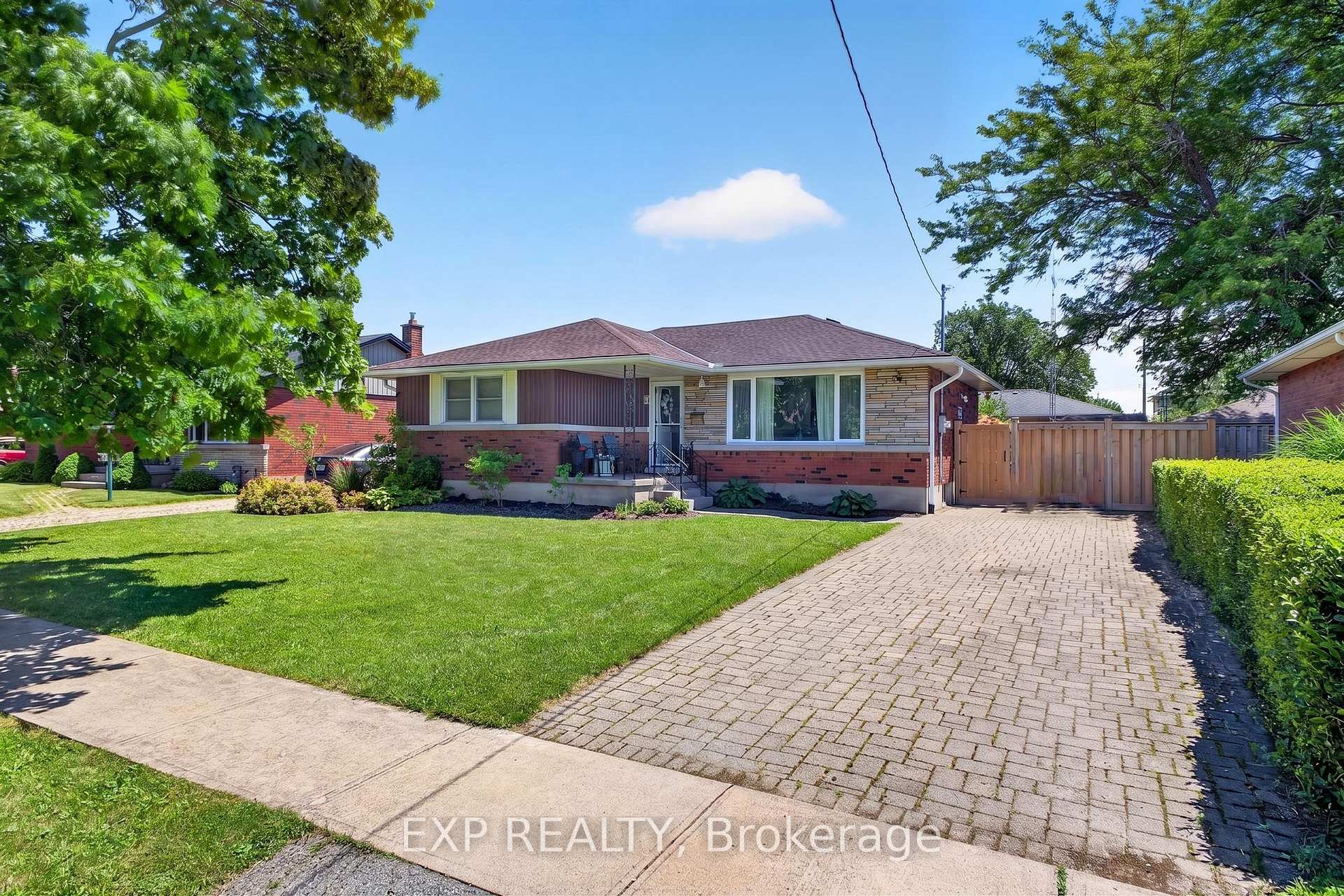 Photo of 8 Dunraven Avenue