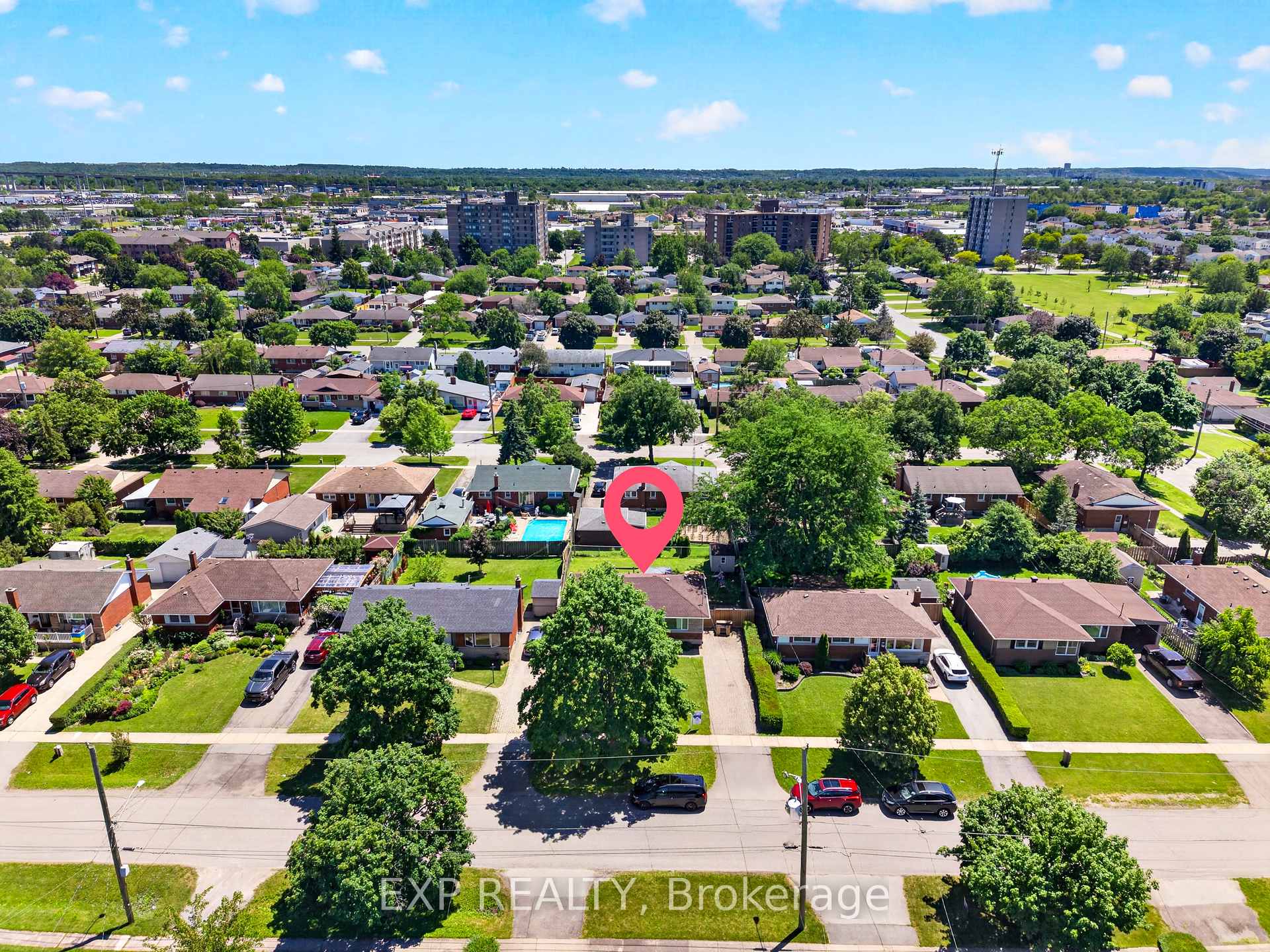 Photo 4 of 8 Dunraven Avenue, St. Catharines, Carlton/Bunting — HOMEH