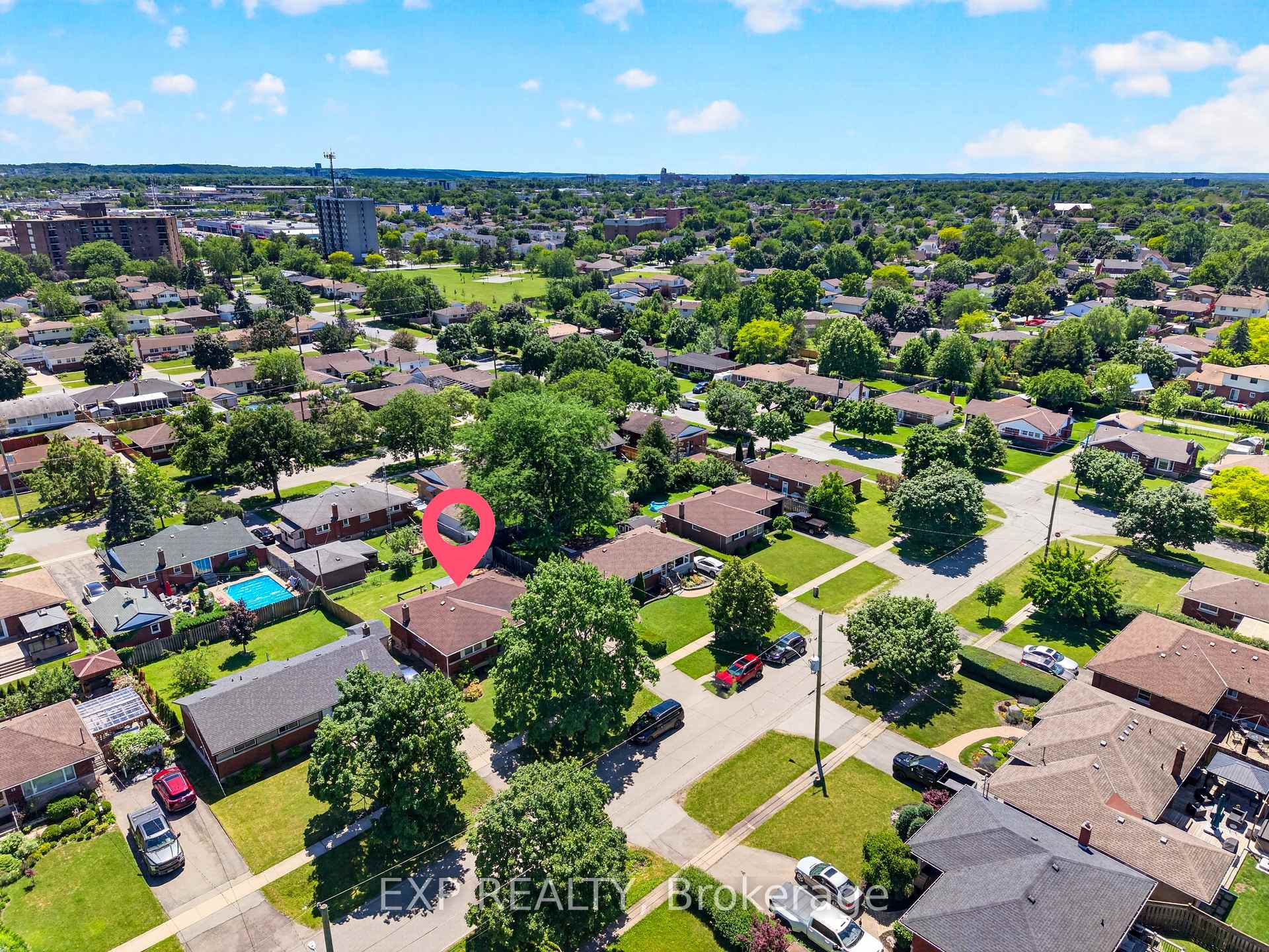 Photo 5 of 8 Dunraven Avenue, St. Catharines, Carlton/Bunting — HOMEH