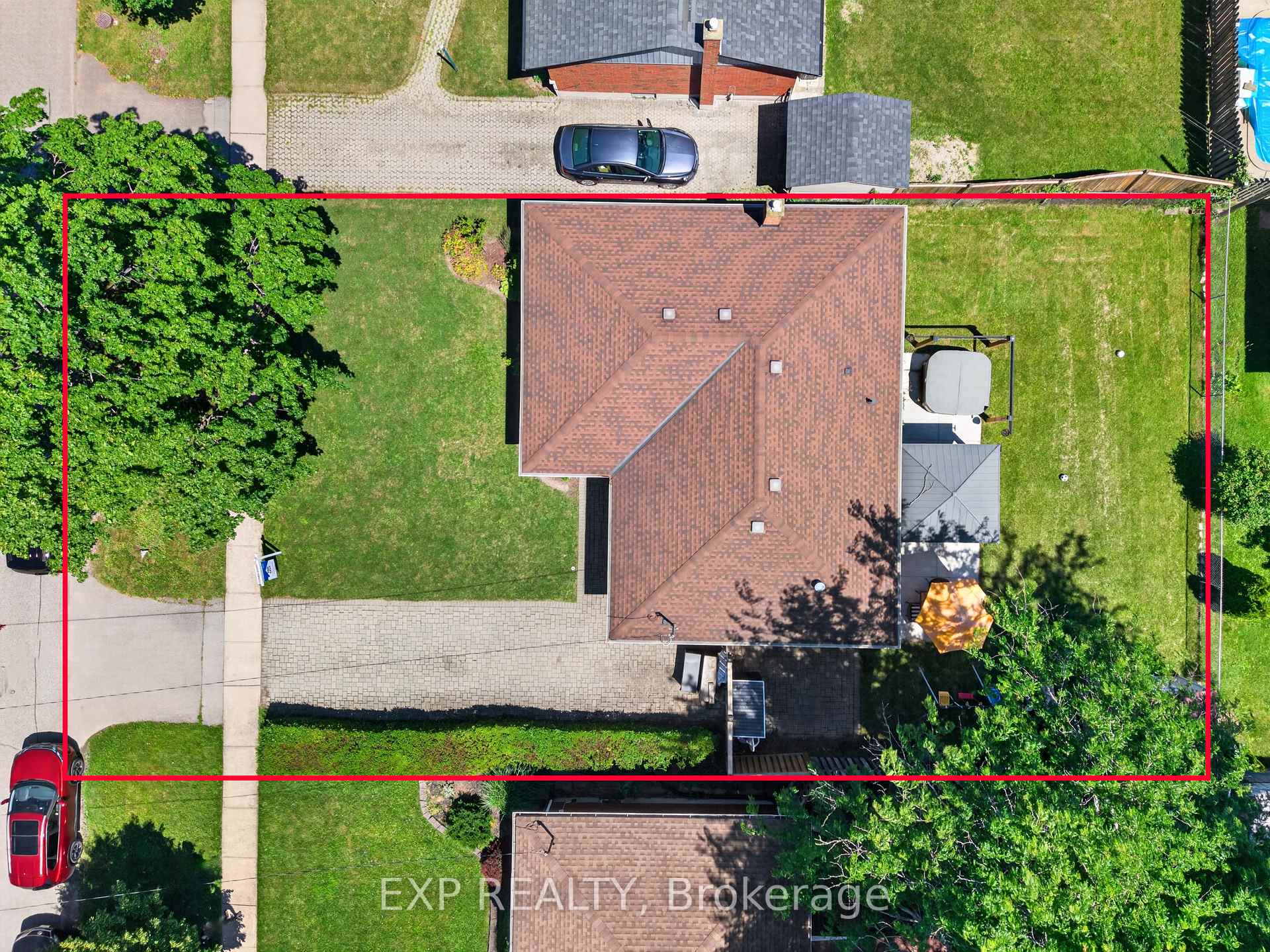 Photo 7 of 8 Dunraven Avenue, St. Catharines, Carlton/Bunting — HOMEH