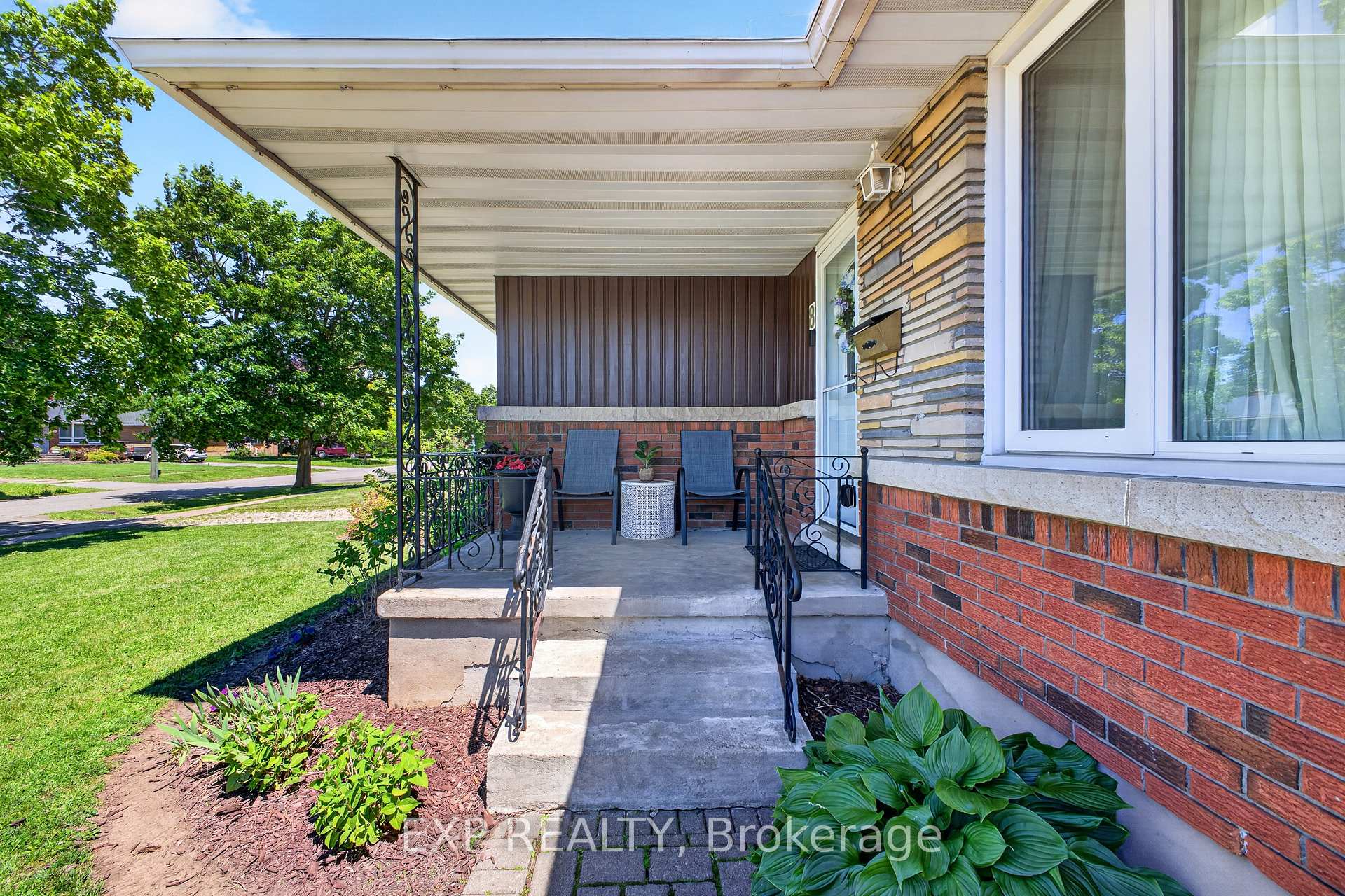 Photo 8 of 8 Dunraven Avenue, St. Catharines, Carlton/Bunting — HOMEH