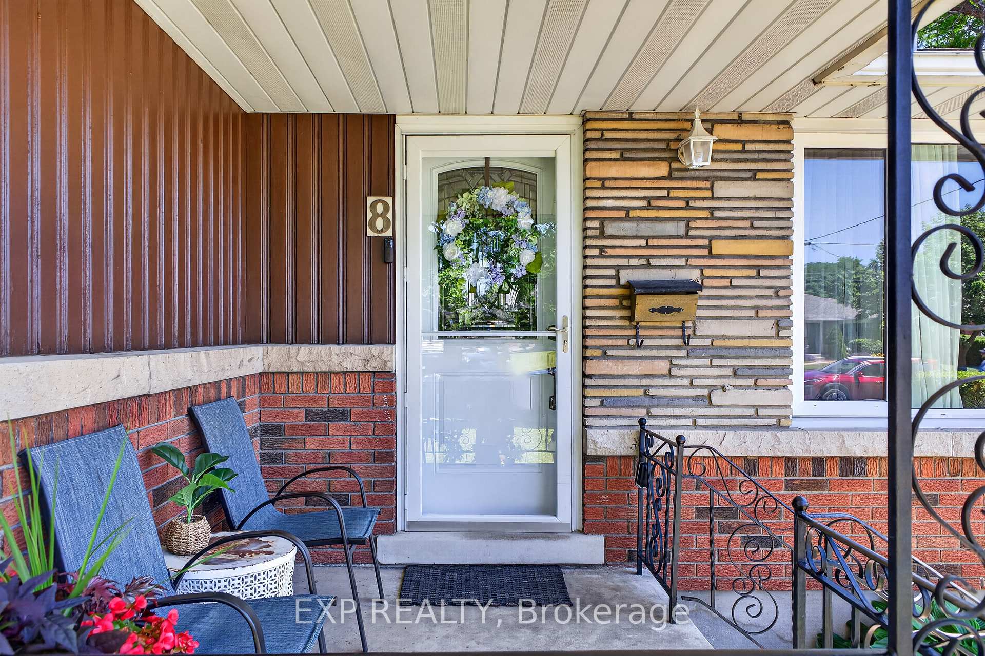 Photo 9 of 8 Dunraven Avenue, St. Catharines, Carlton/Bunting — HOMEH
