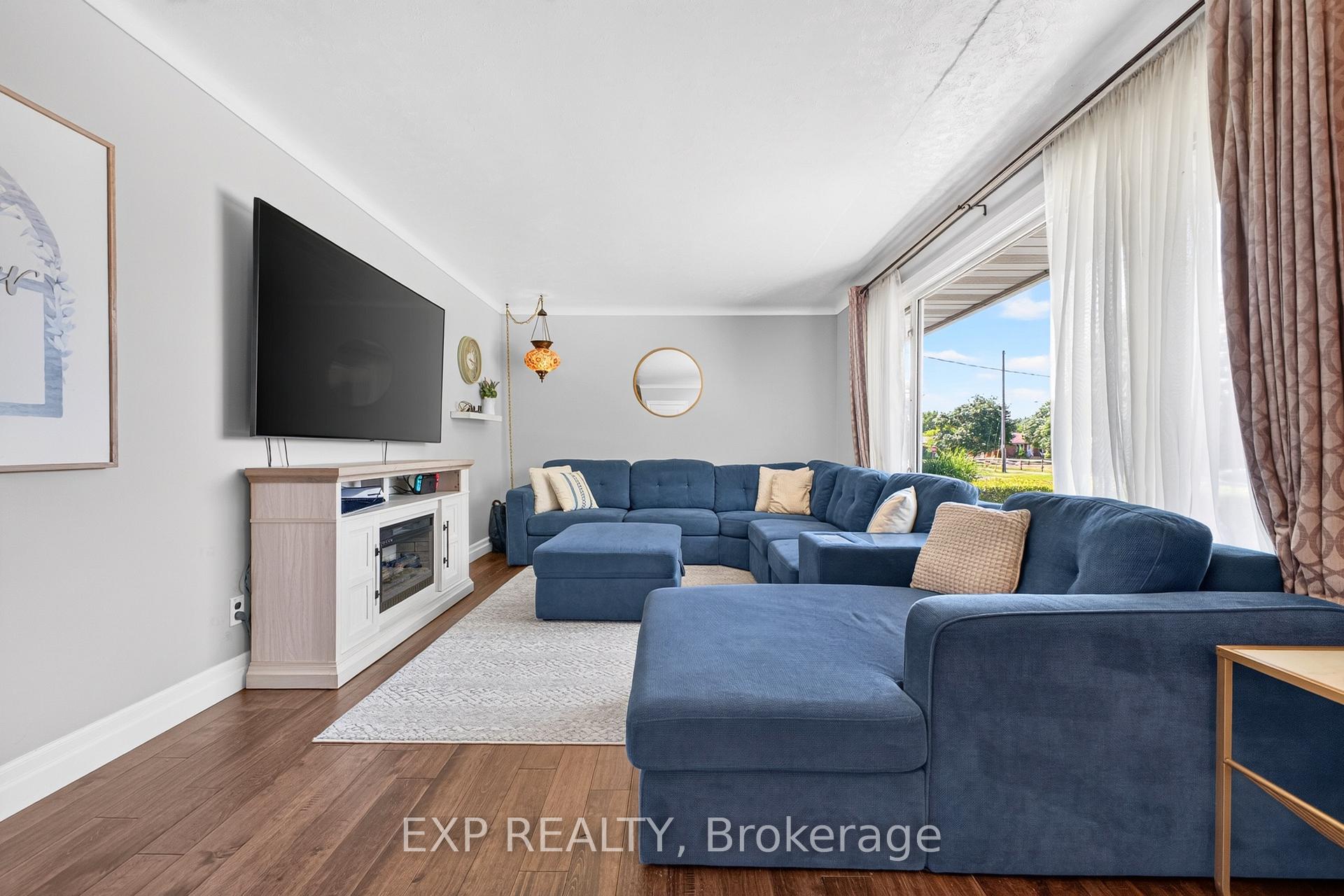 Photo 12 of 8 Dunraven Avenue, St. Catharines, Carlton/Bunting — HOMEH