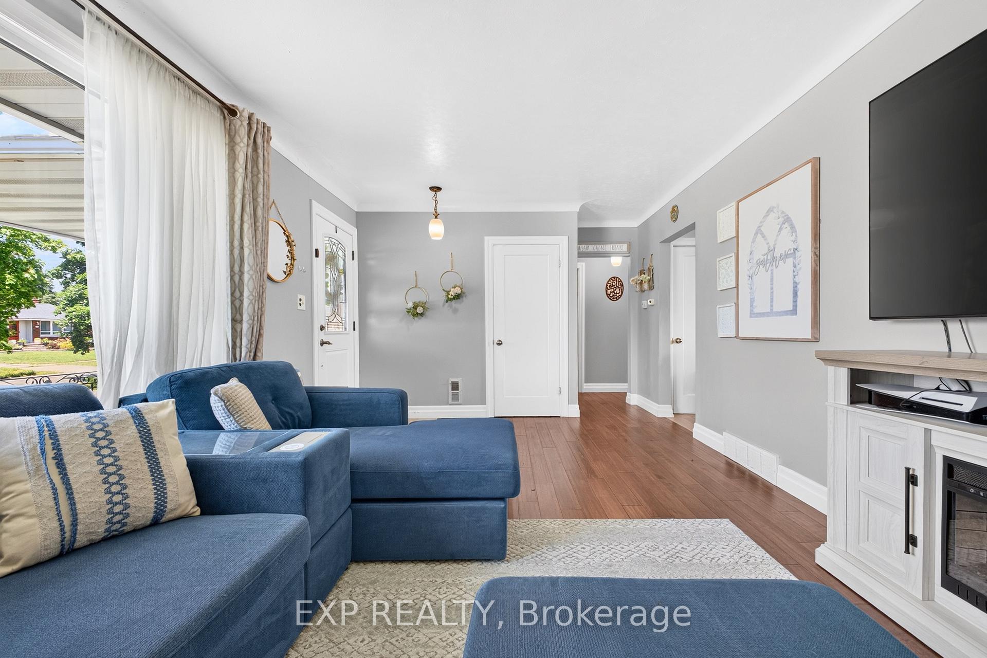 Photo 14 of 8 Dunraven Avenue, St. Catharines, Carlton/Bunting — HOMEH