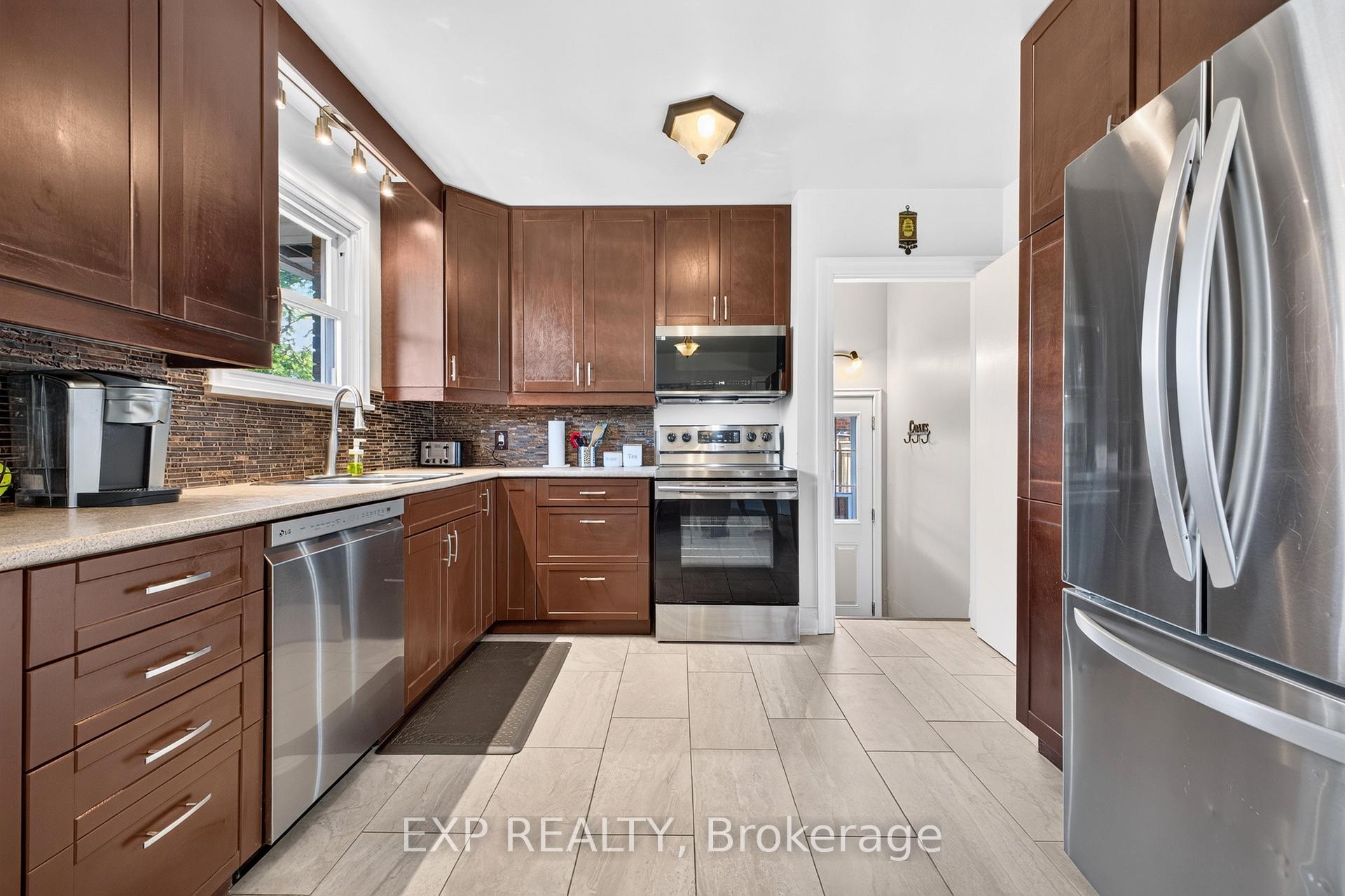 Photo 18 of 8 Dunraven Avenue, St. Catharines, Carlton/Bunting — HOMEH
