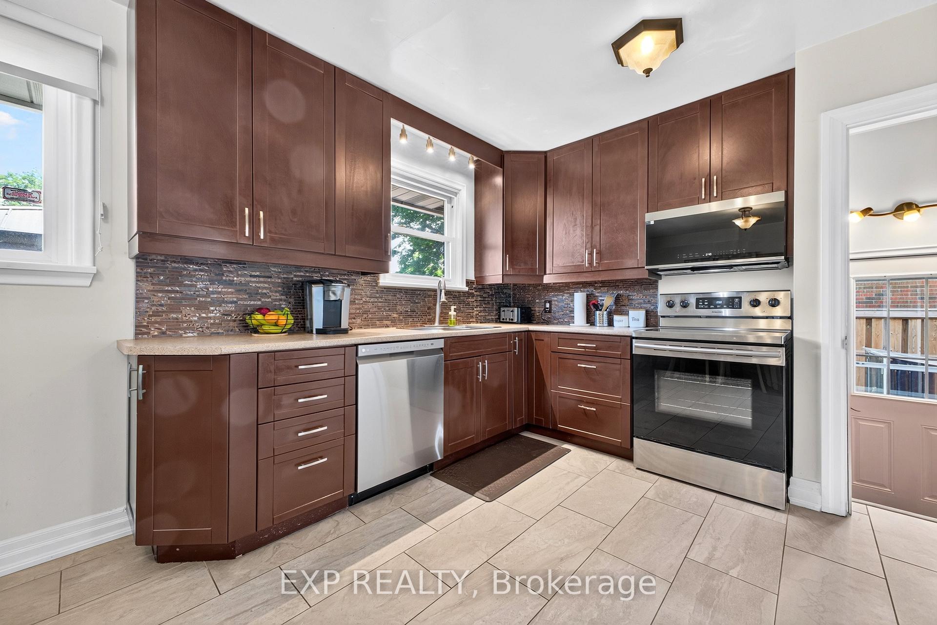 Photo 19 of 8 Dunraven Avenue, St. Catharines, Carlton/Bunting — HOMEH