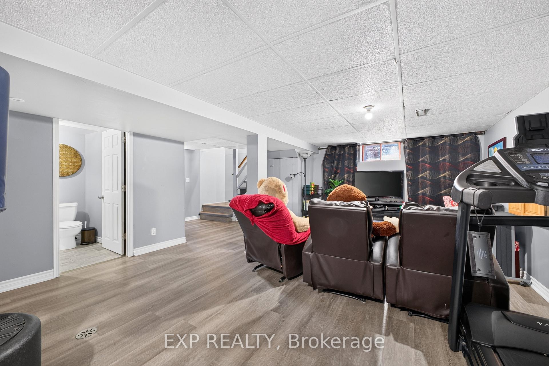 Photo 30 of 8 Dunraven Avenue, St. Catharines, Carlton/Bunting — HOMEH