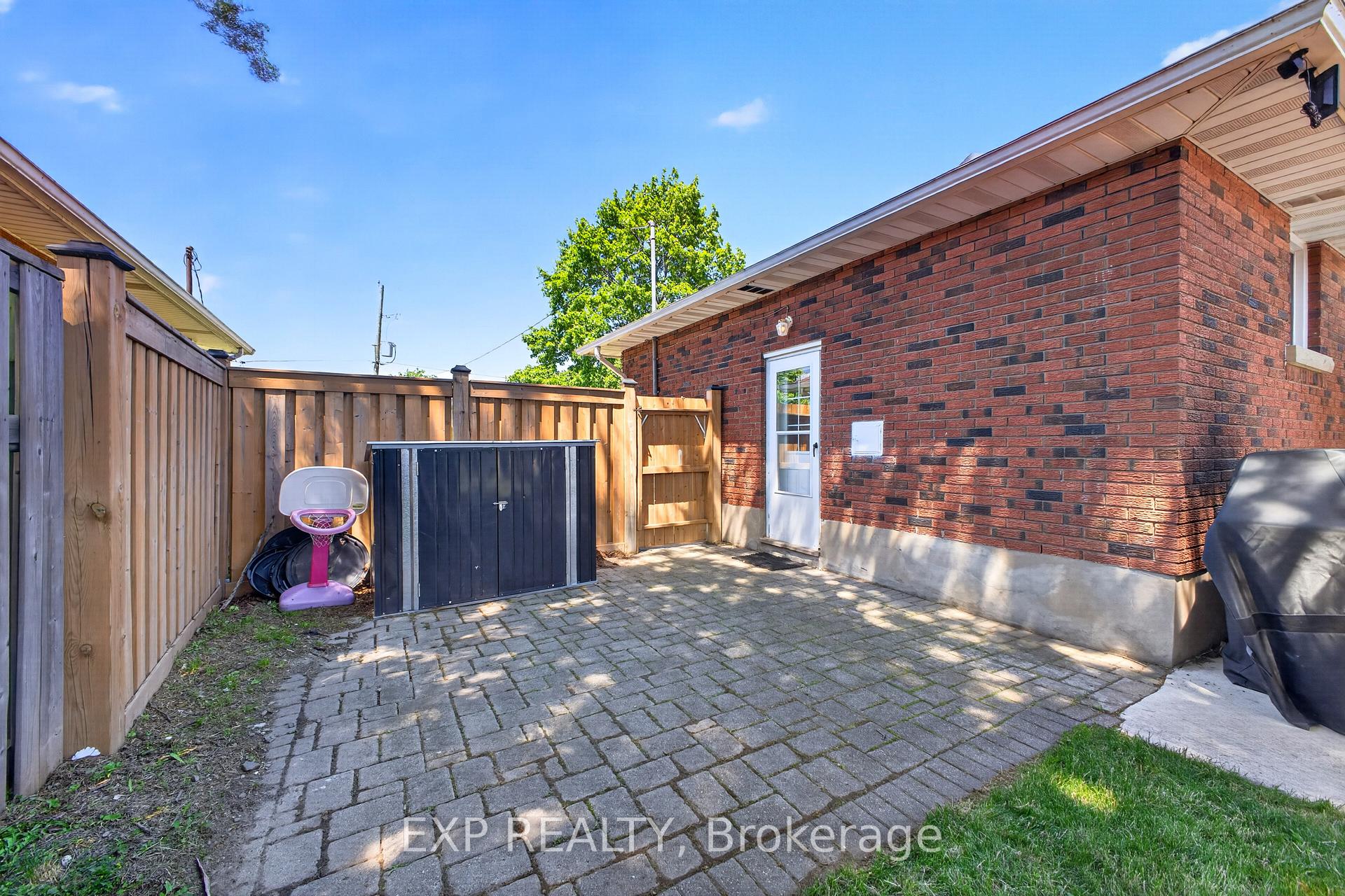 Photo 38 of 8 Dunraven Avenue, St. Catharines, Carlton/Bunting — HOMEH