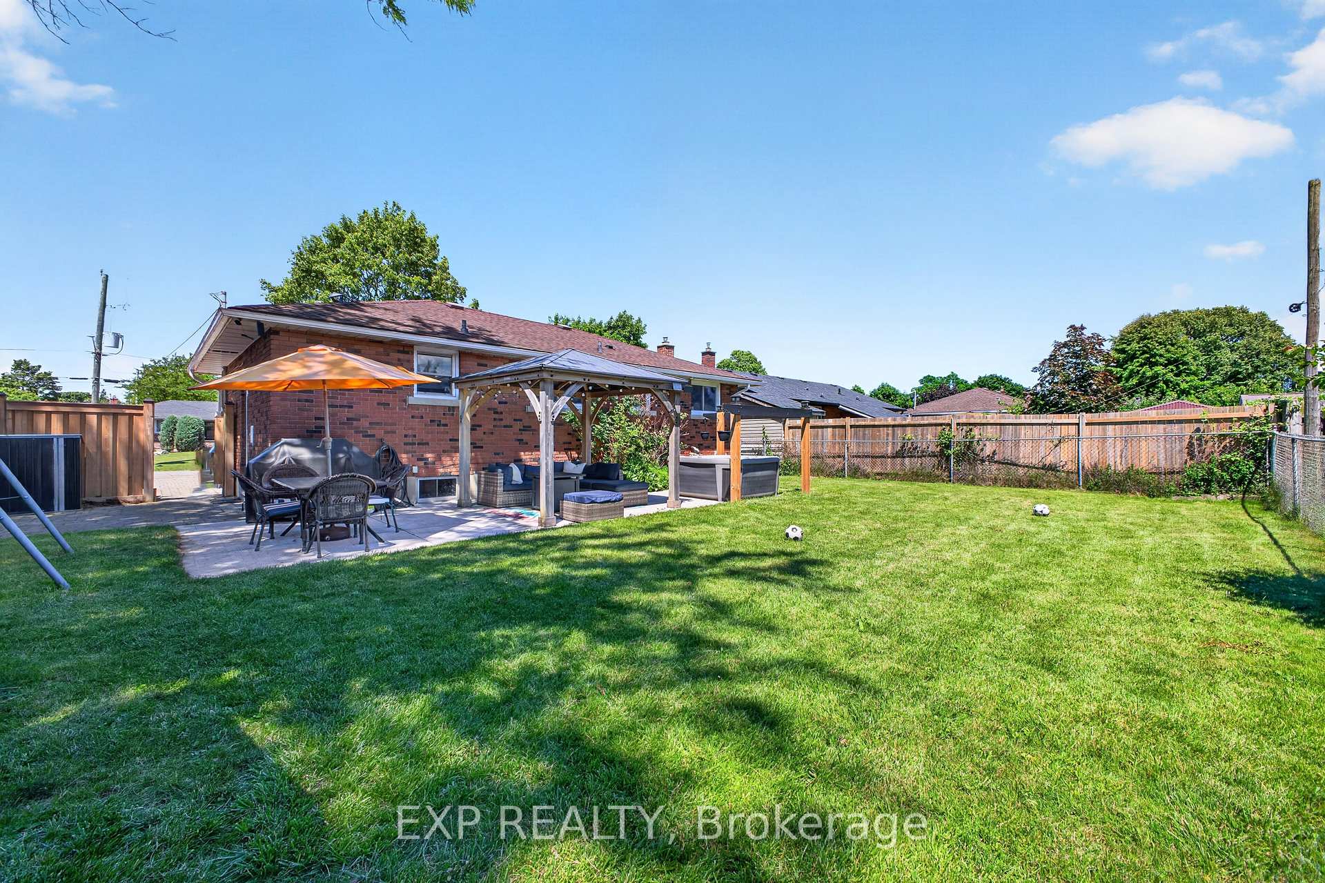 Photo 39 of 8 Dunraven Avenue, St. Catharines, Carlton/Bunting — HOMEH
